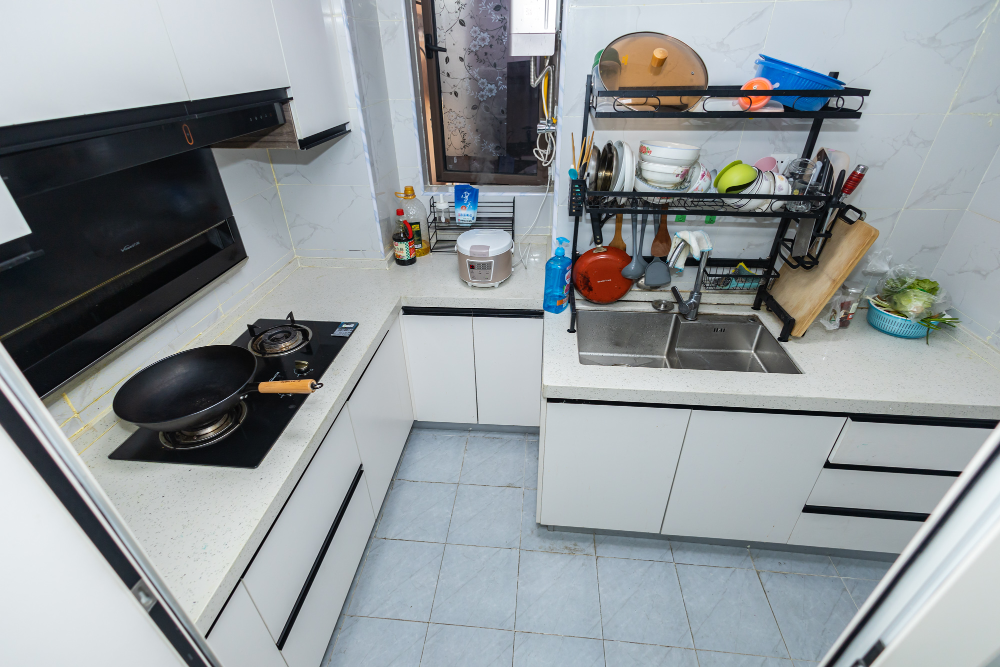 新长海广场 3室2厅1卫 49.8万 新长海广场 3室2厅1卫 49.8万厨房