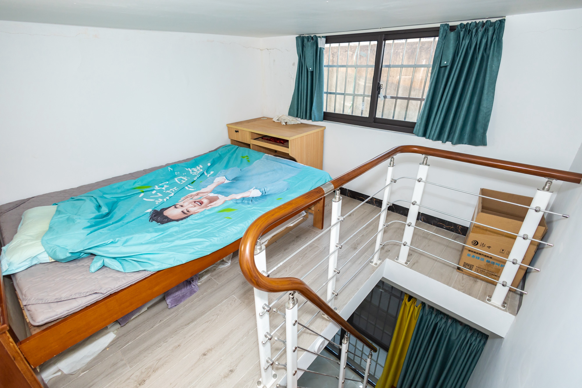 新长海广场 3室2厅1卫 49.8万 新长海广场 3室2厅1卫 49.8万卧室