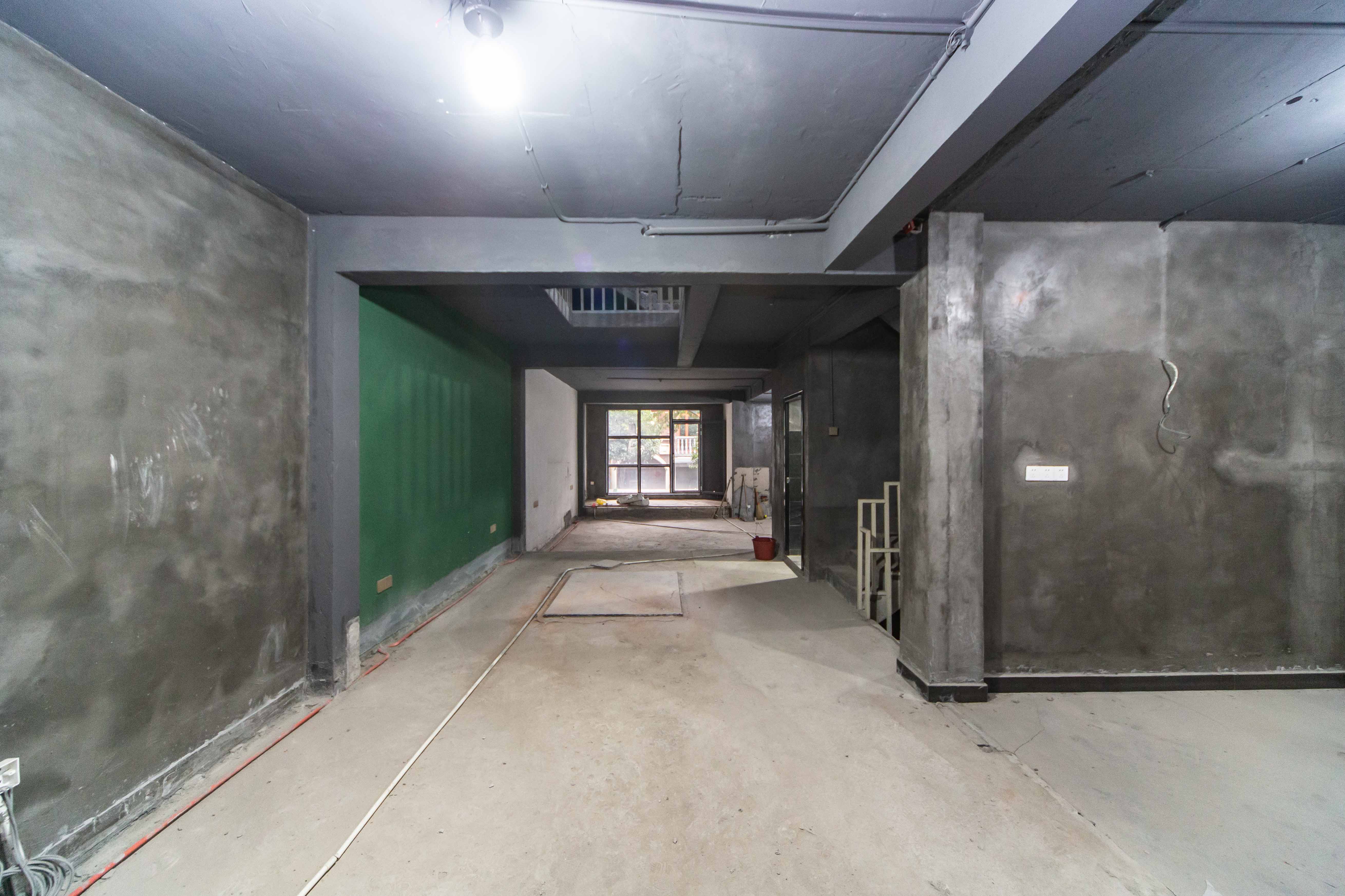 吉联小区(红墅湾) 6室2厅4卫 598.0万 吉联小区(红墅湾) 6室2厅4卫 598.0万客厅