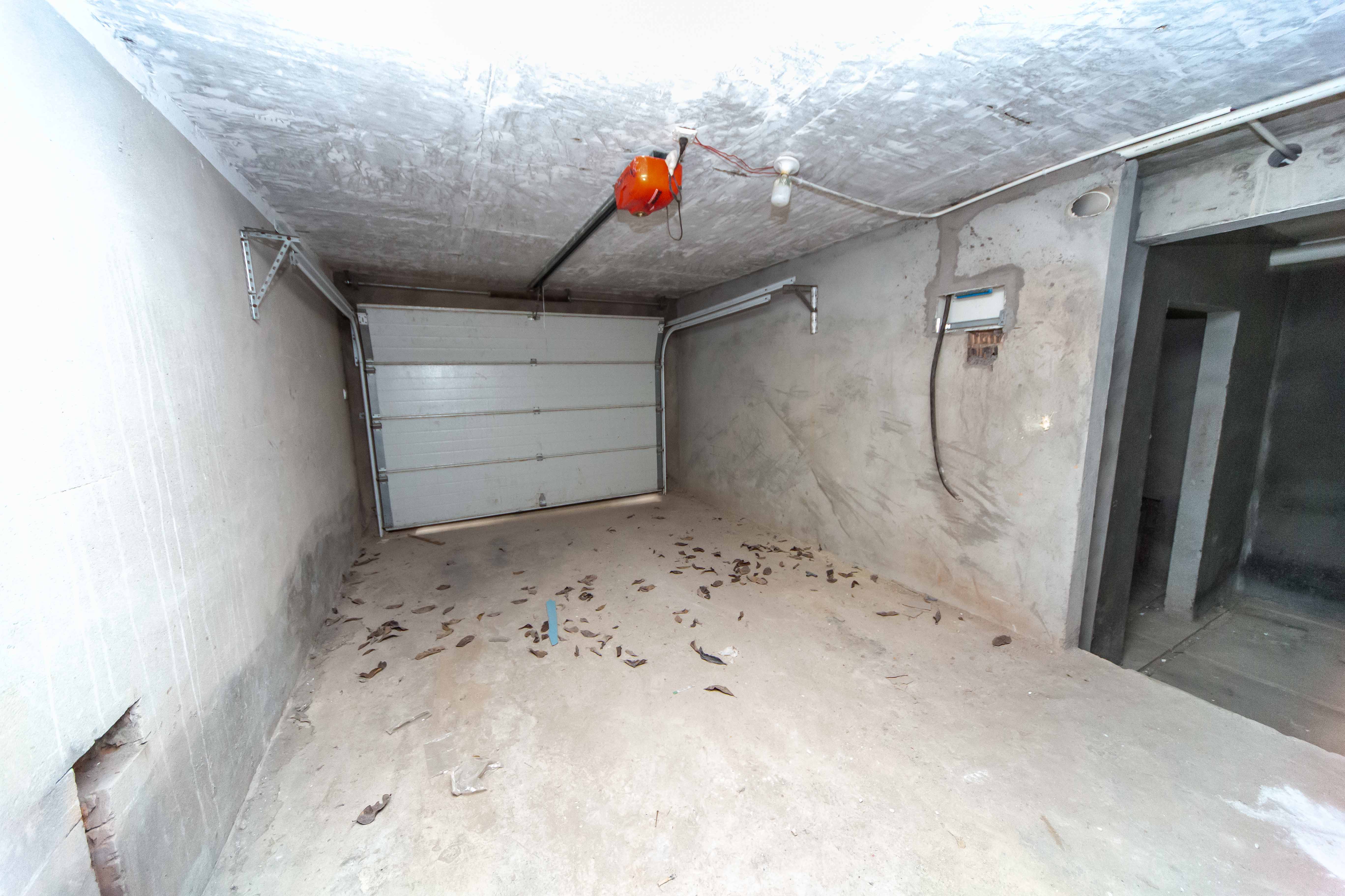 吉联小区(红墅湾) 6室2厅4卫 598.0万 吉联小区(红墅湾) 6室2厅4卫 598.0万其他