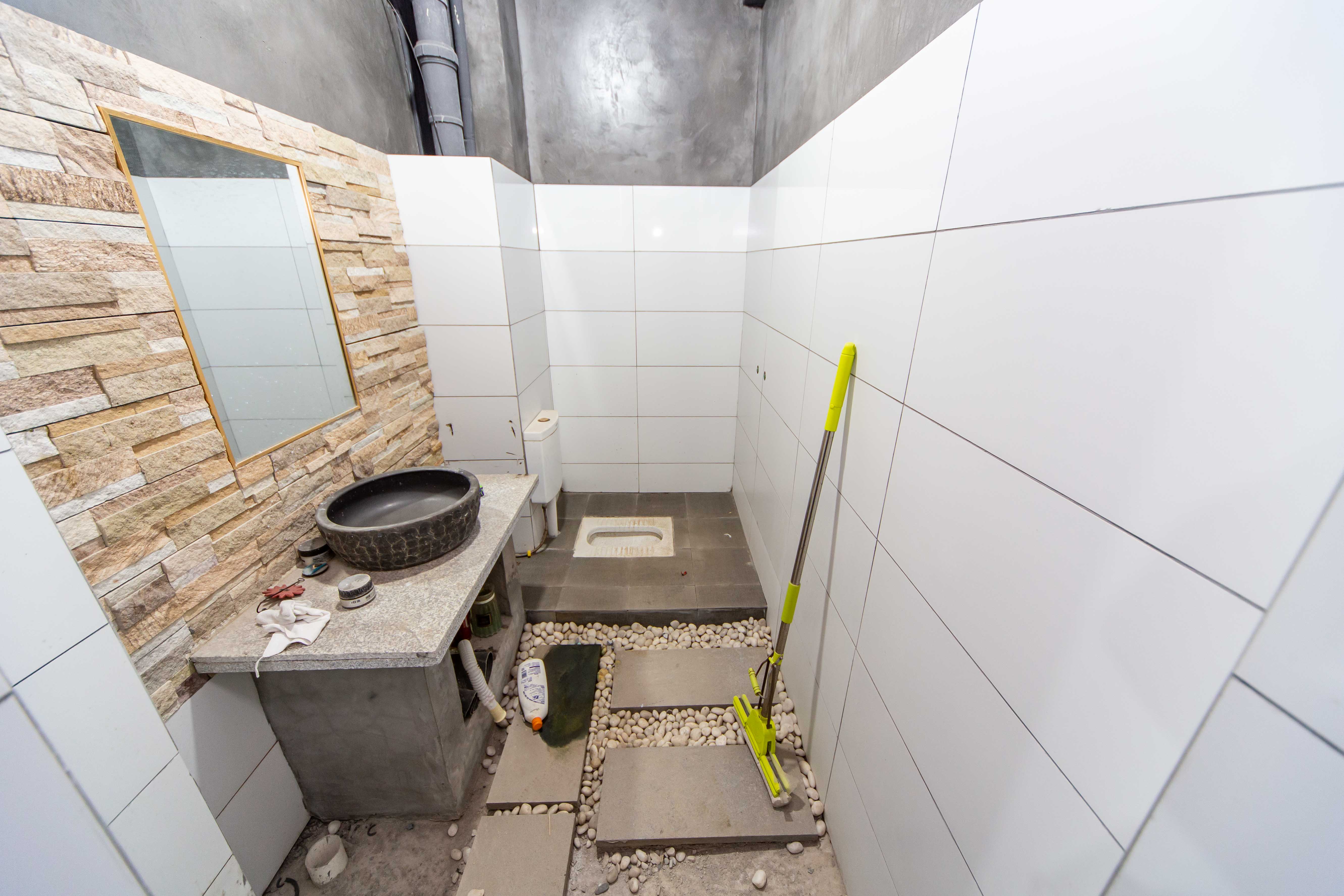 吉联小区(红墅湾) 6室2厅4卫 598.0万 吉联小区(红墅湾) 6室2厅4卫 598.0万卫生间