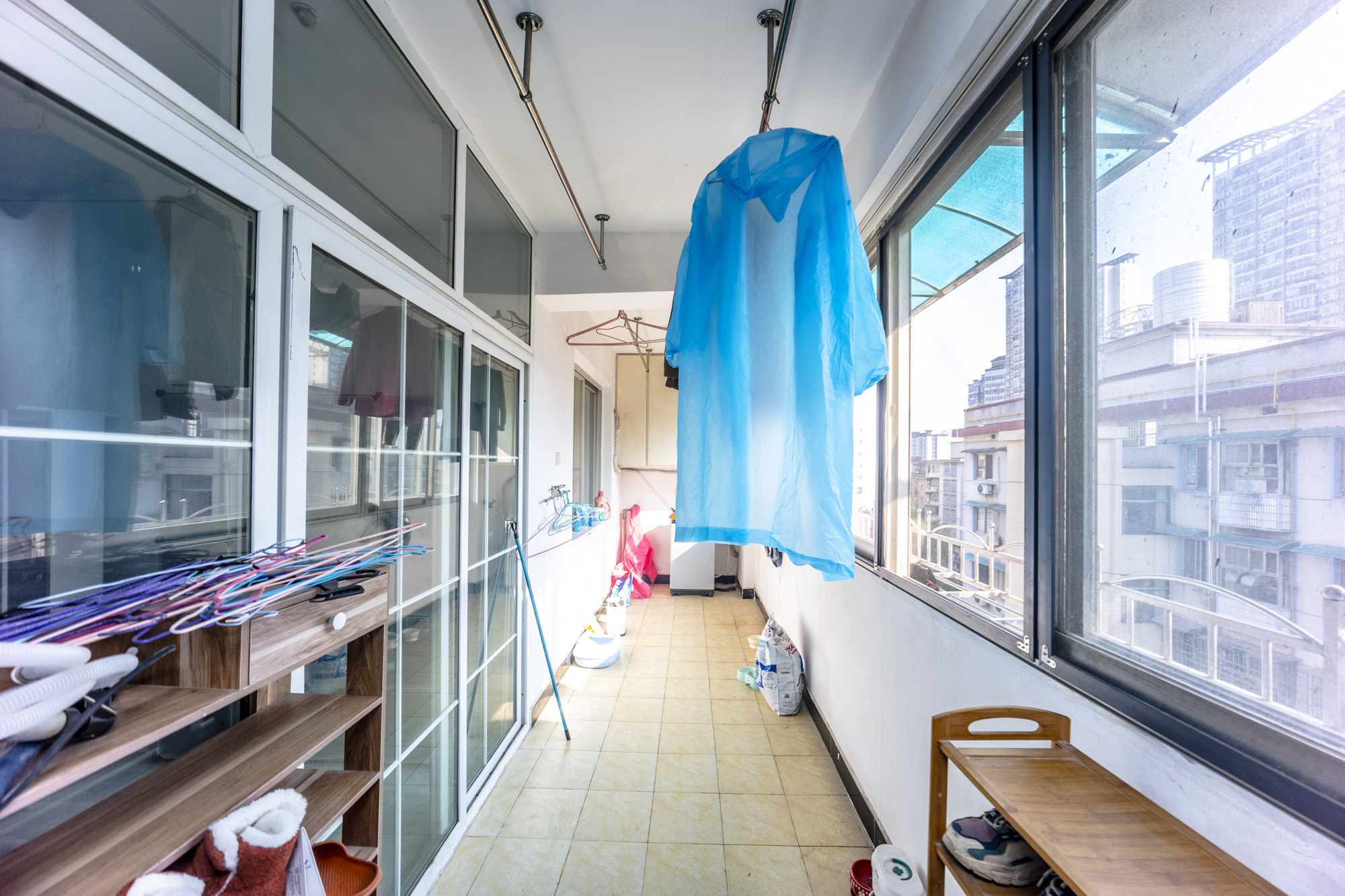 天剑路地税局宿舍  3室2厅2卫    108.0万客厅