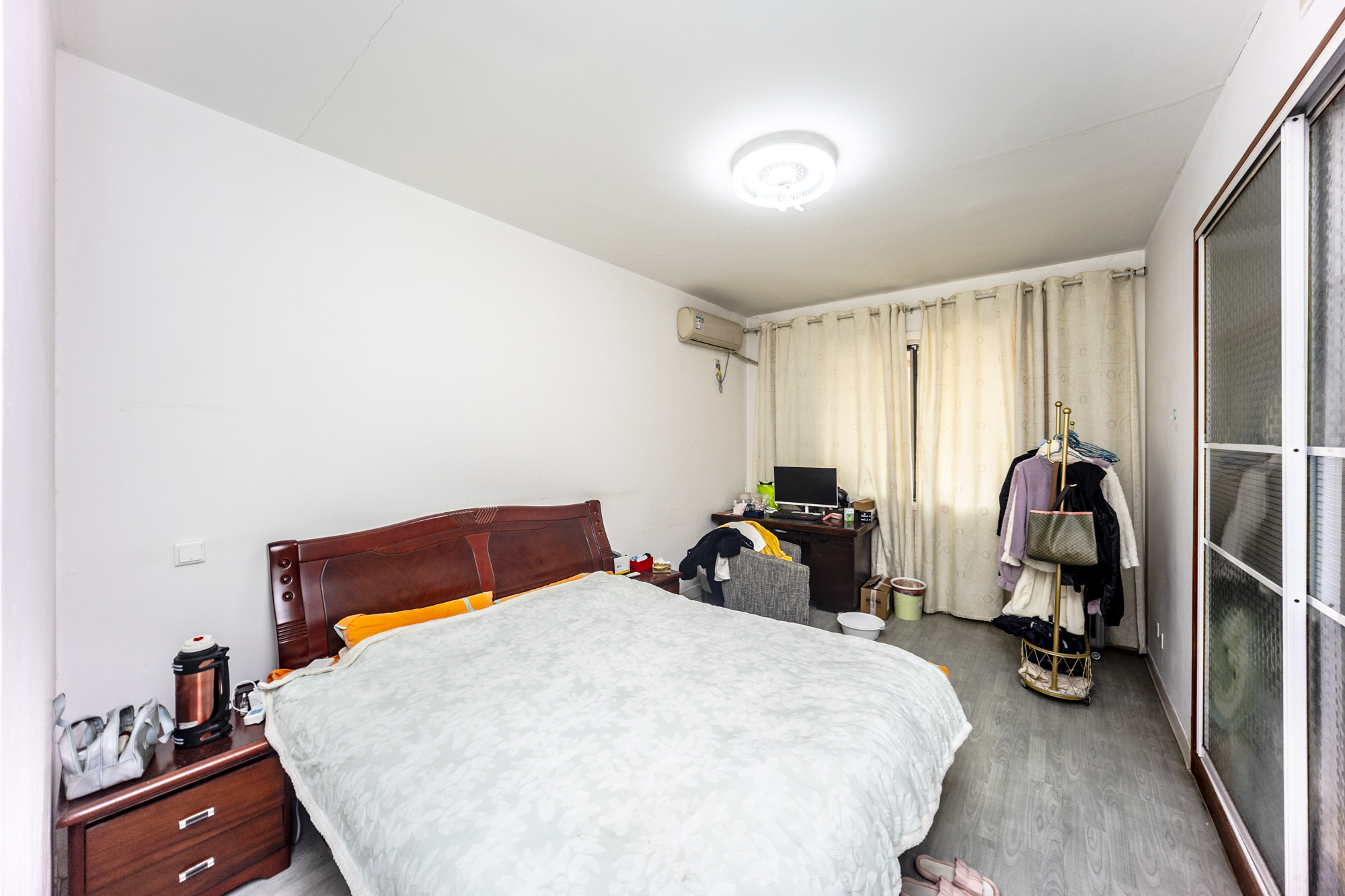 天剑路地税局宿舍  3室2厅2卫    108.0万卧室