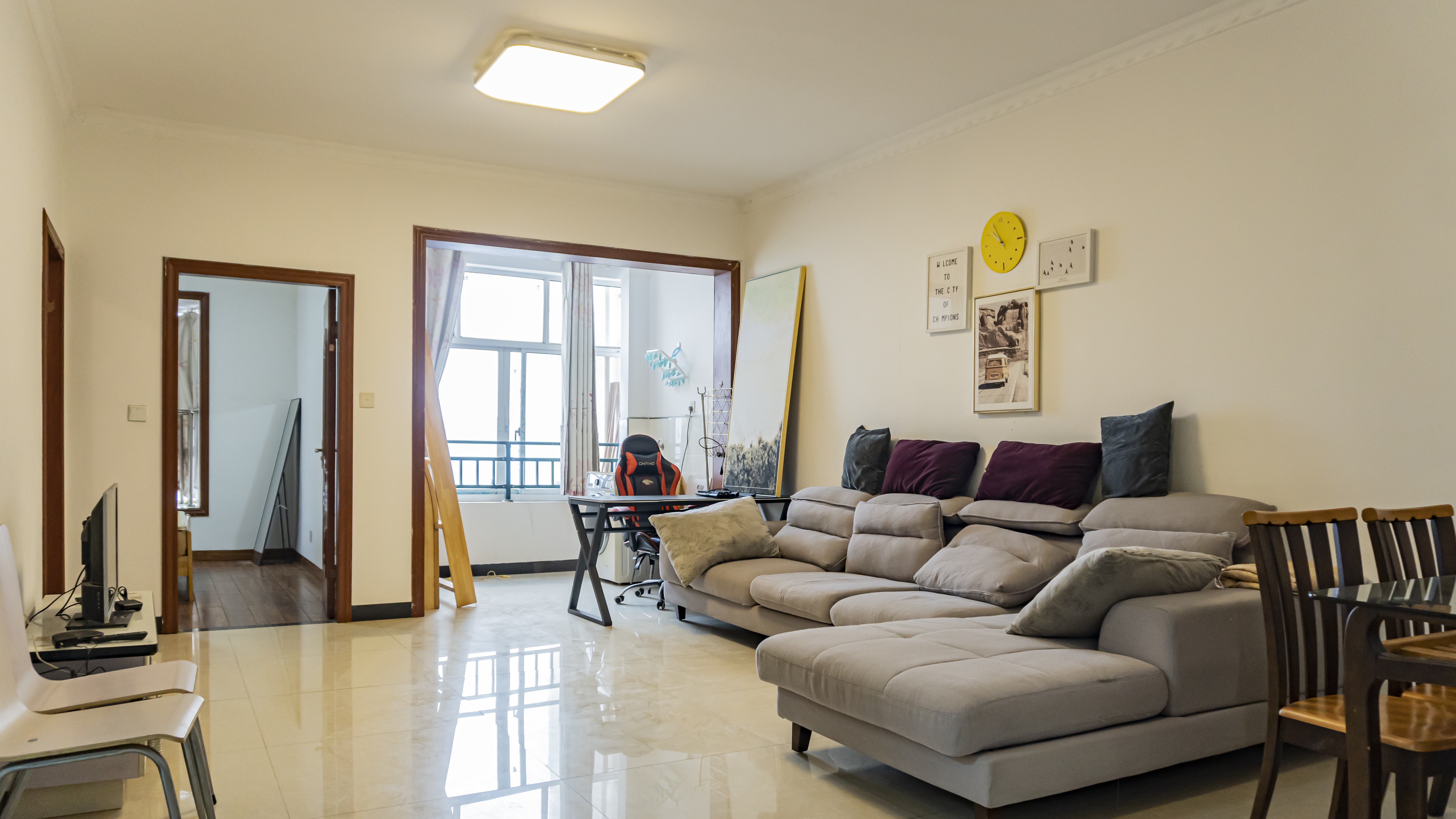 鸿泰国际  2室2厅1卫    41.8万 鸿泰国际  2室2厅1卫    41.8万室内图