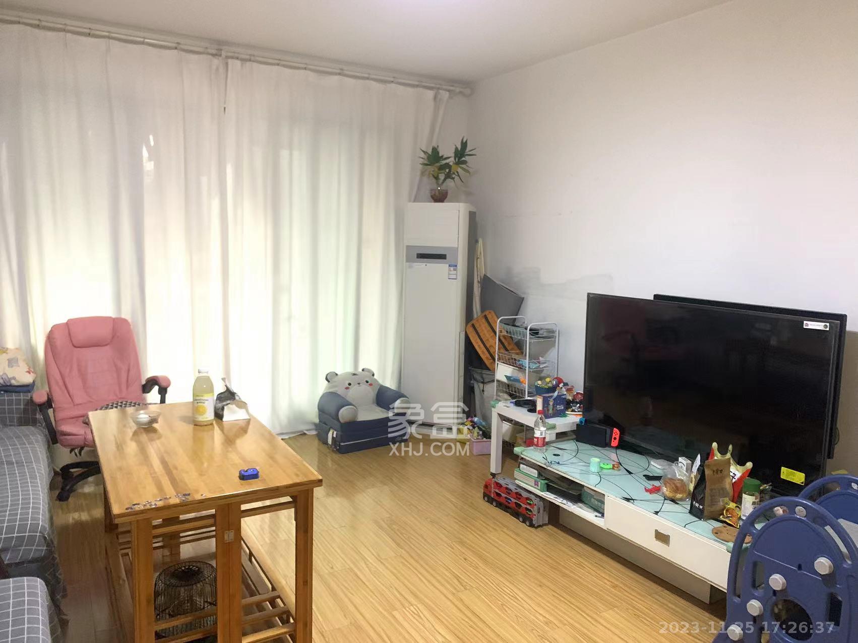 星城世家  3室2厅2卫   3200.00元/月室内图1