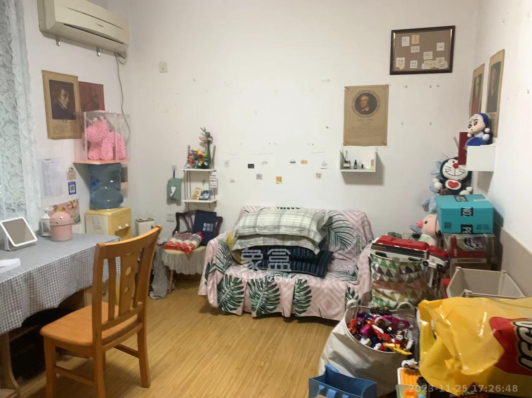 星城世家  3室2厅2卫   3200.00元/月室内图
