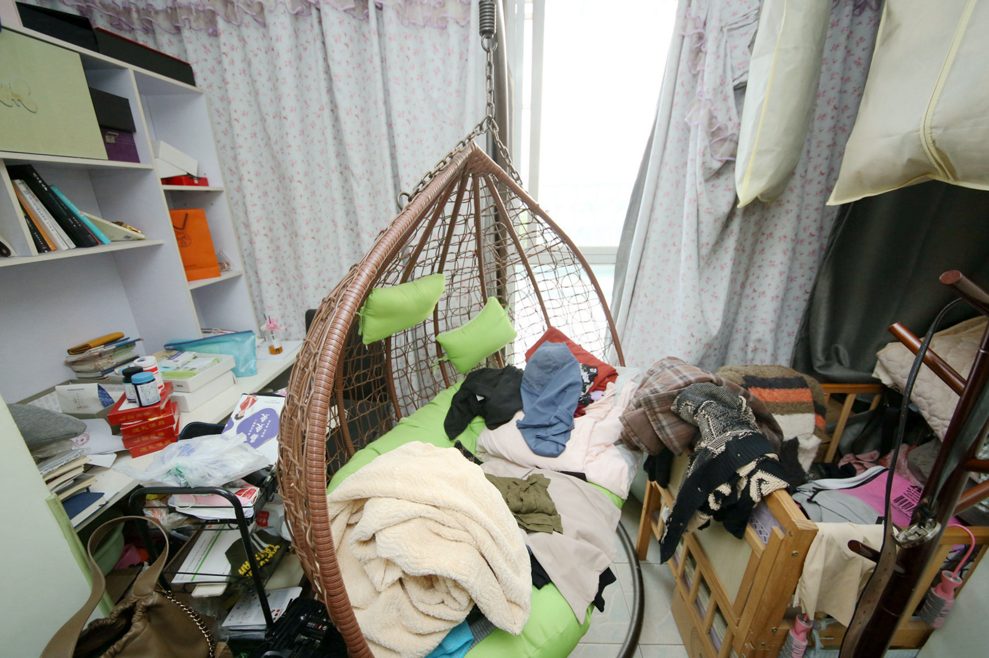 旭日东升  3室2厅2卫   120.00万阳台