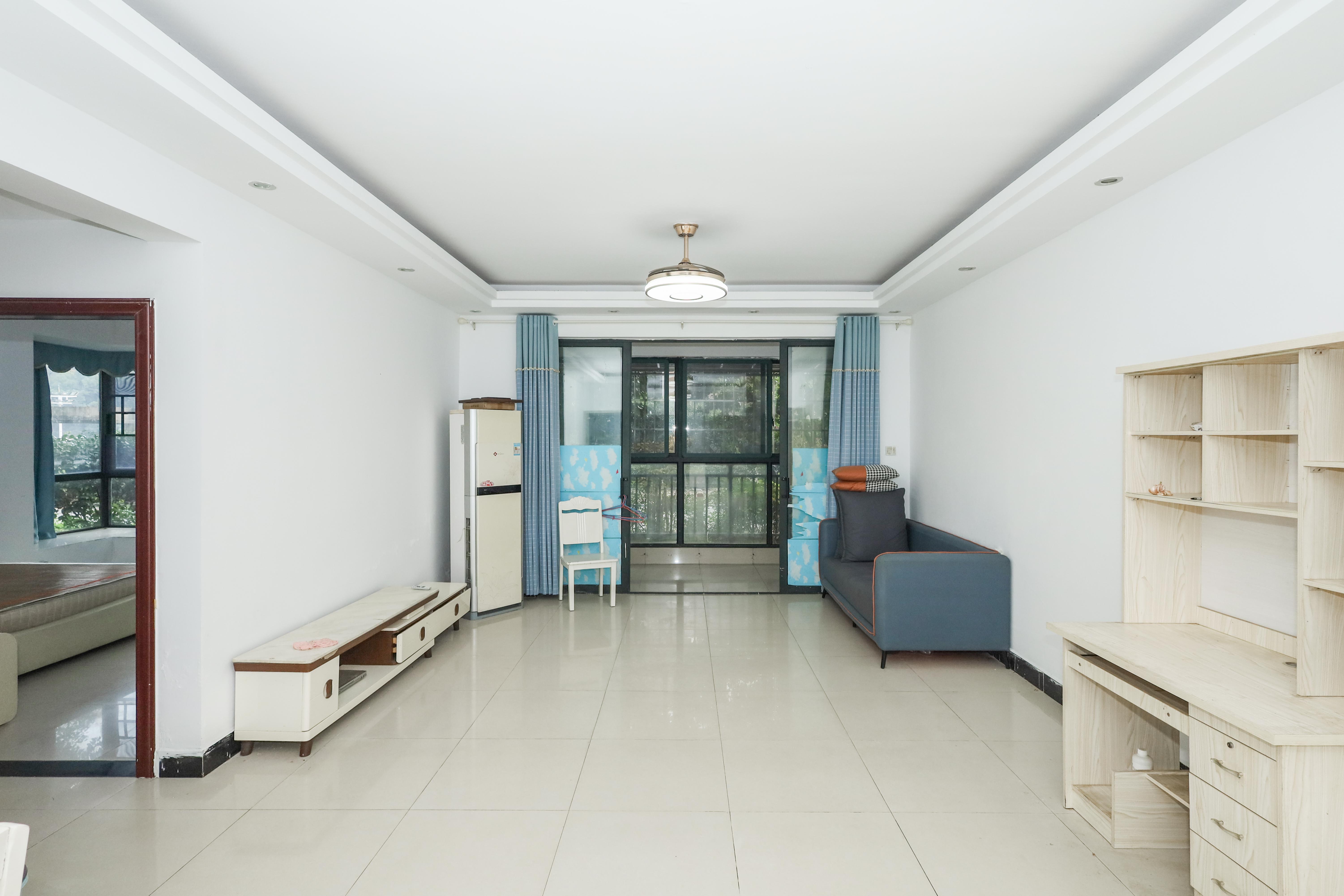 麓谷公馆(涉外国际公馆)  2室2厅1卫    68.0万 麓谷公馆(涉外国际公馆)  2室2厅1卫    68.0万