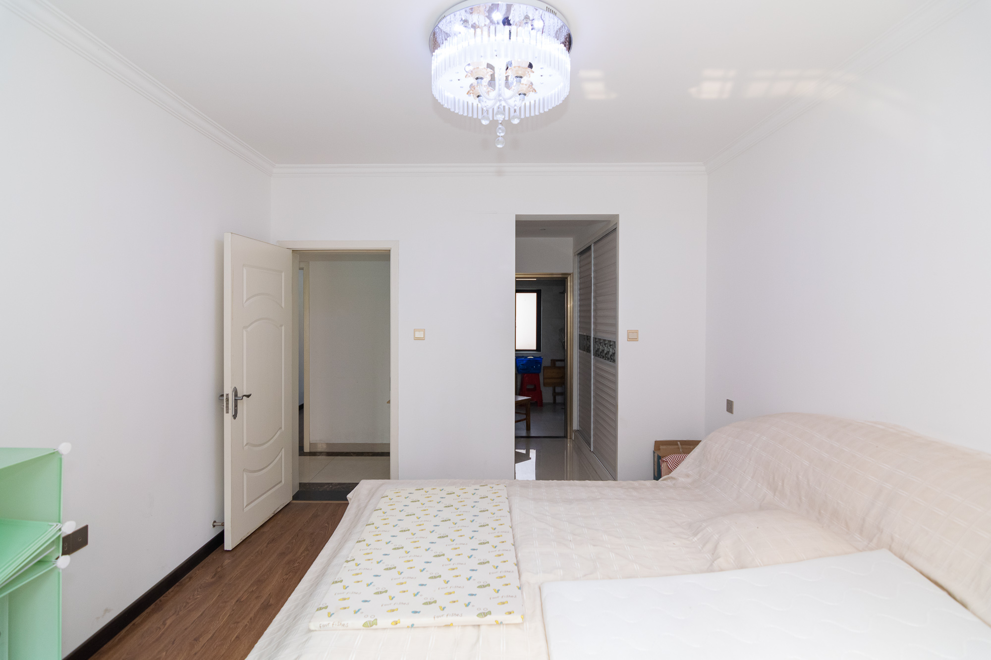 新城国际花都 3室2厅2卫 91.8万 新城国际花都 3室2厅2卫 91.8万卧室