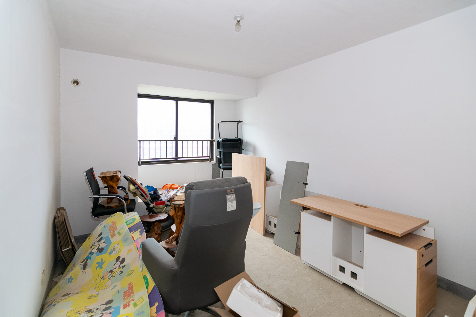 新城国际花都 4室2厅2卫 85.0万 新城国际花都 4室2厅2卫 85.0万卧室