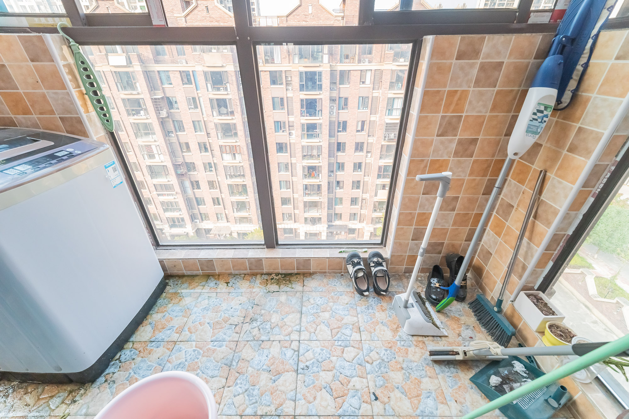 星湖湾二期洋房  3室2厅2卫    95.0万 星湖湾二期洋房  3室2厅2卫    95.0万阳台