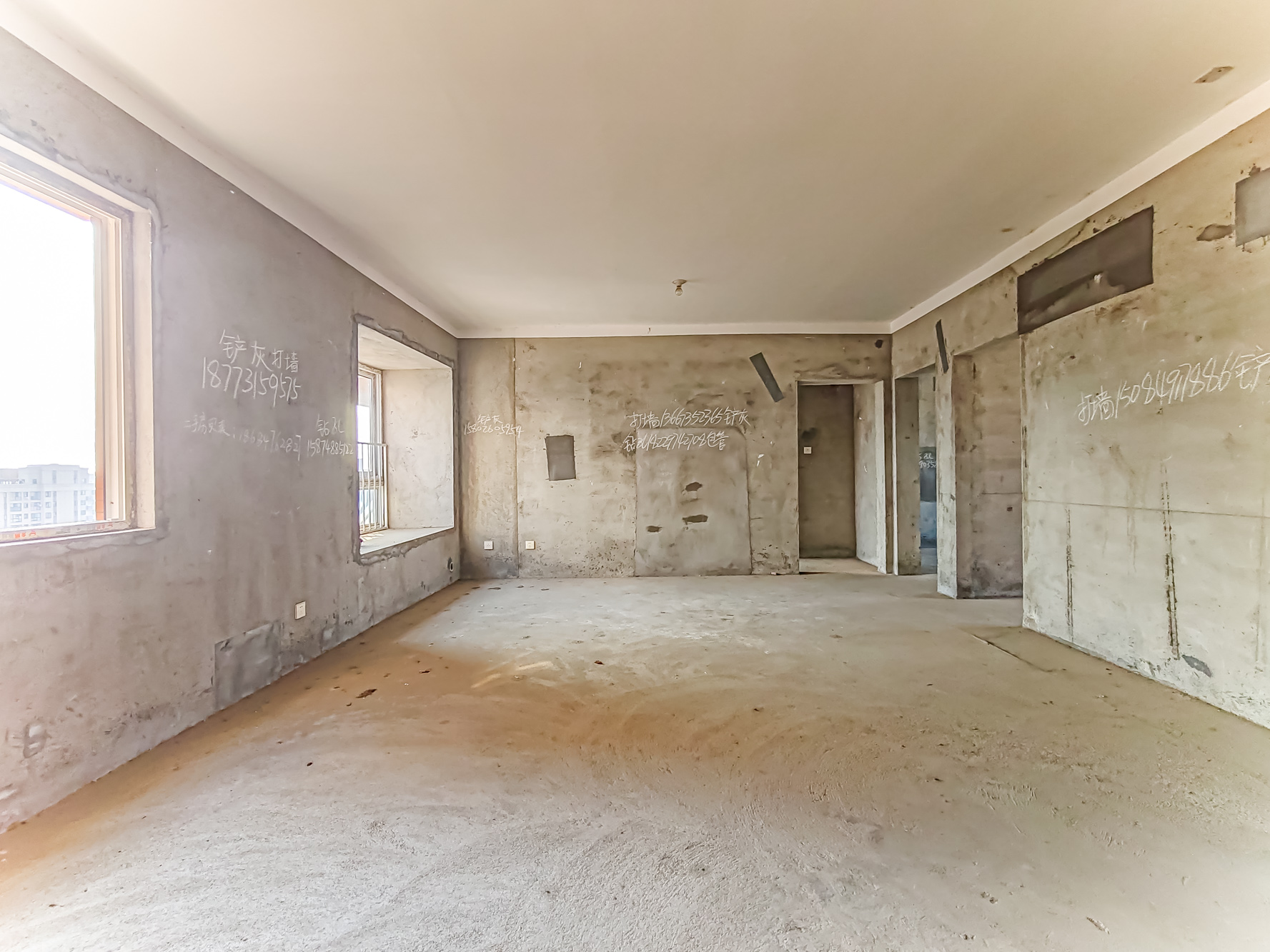 山水湾 4室2厅2卫 76.0万 山水湾 4室2厅2卫 76.0万客厅