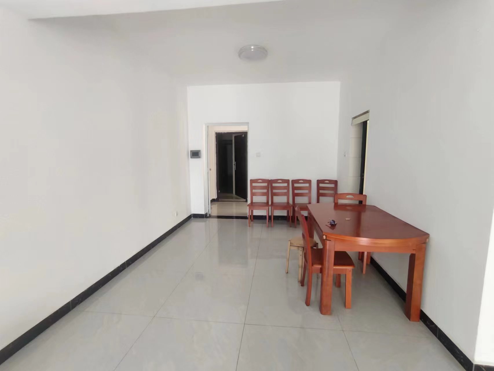 龙腾国际 2室2厅1卫 61.80万 龙腾国际 2室2厅1卫 61.80万室内图