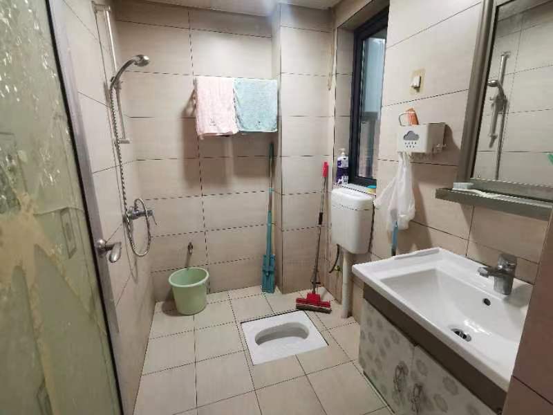 中建国际大厦  2室2厅1卫   1700.00元/月室内图