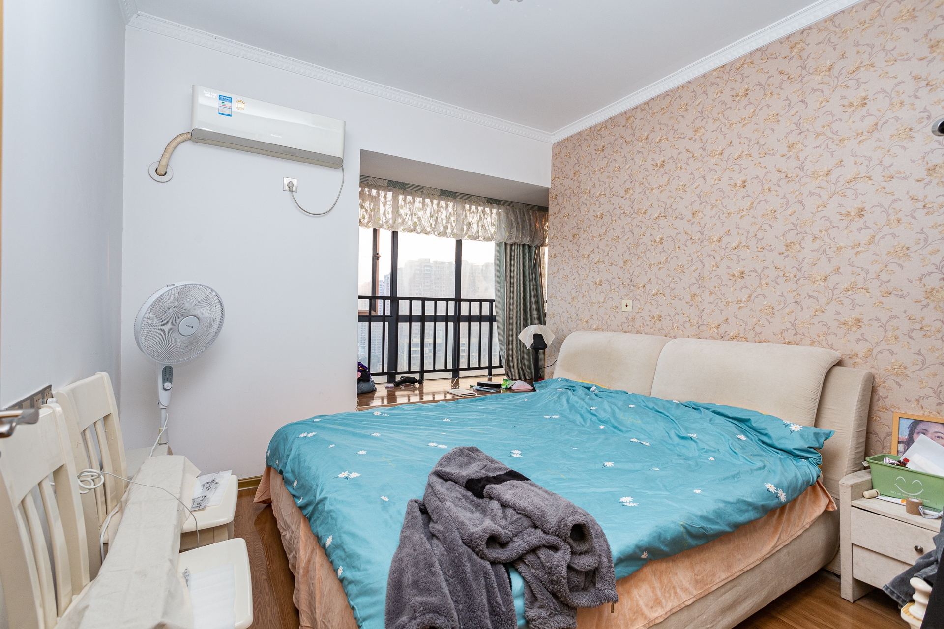 勤诚达新界  2室2厅1卫    86.0万 勤诚达新界  2室2厅1卫    86.0万卧室