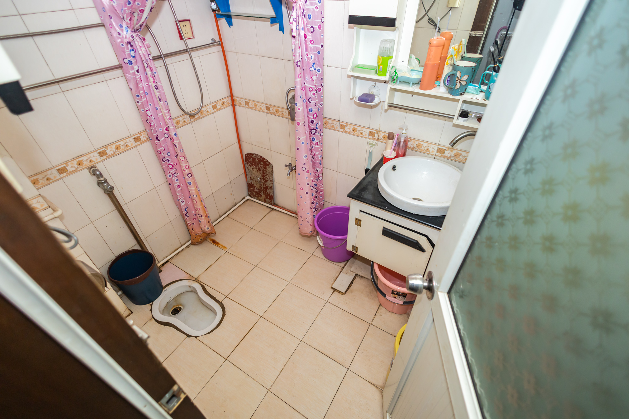 聚鑫大厦 3室2厅1卫 49.6万 聚鑫大厦 3室2厅1卫 49.6万卫生间