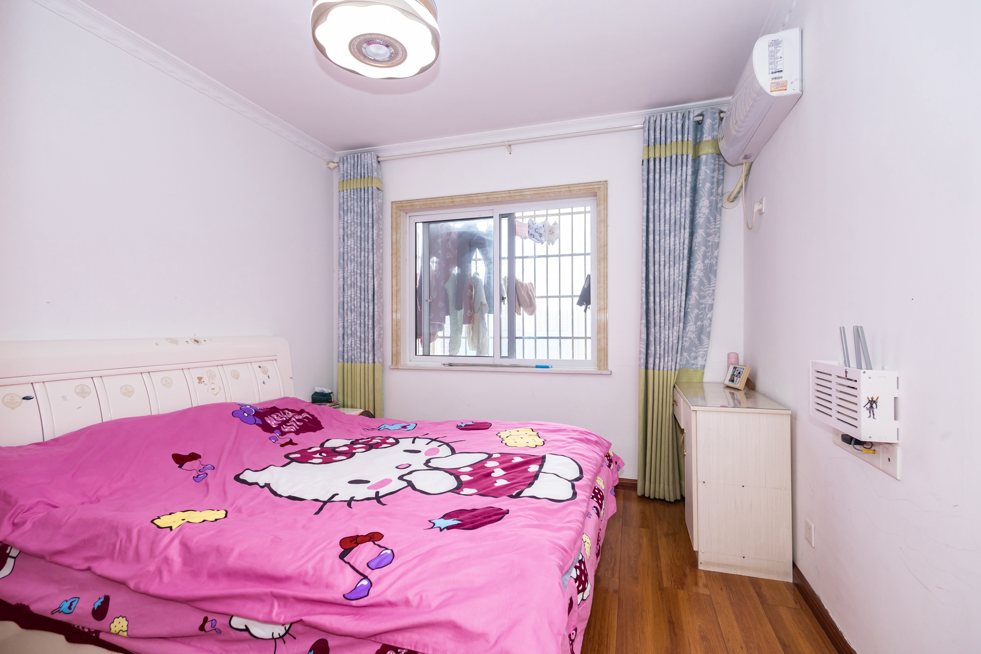 时代星空 3室2厅2卫 84.9万 时代星空 3室2厅2卫 84.9万卧室