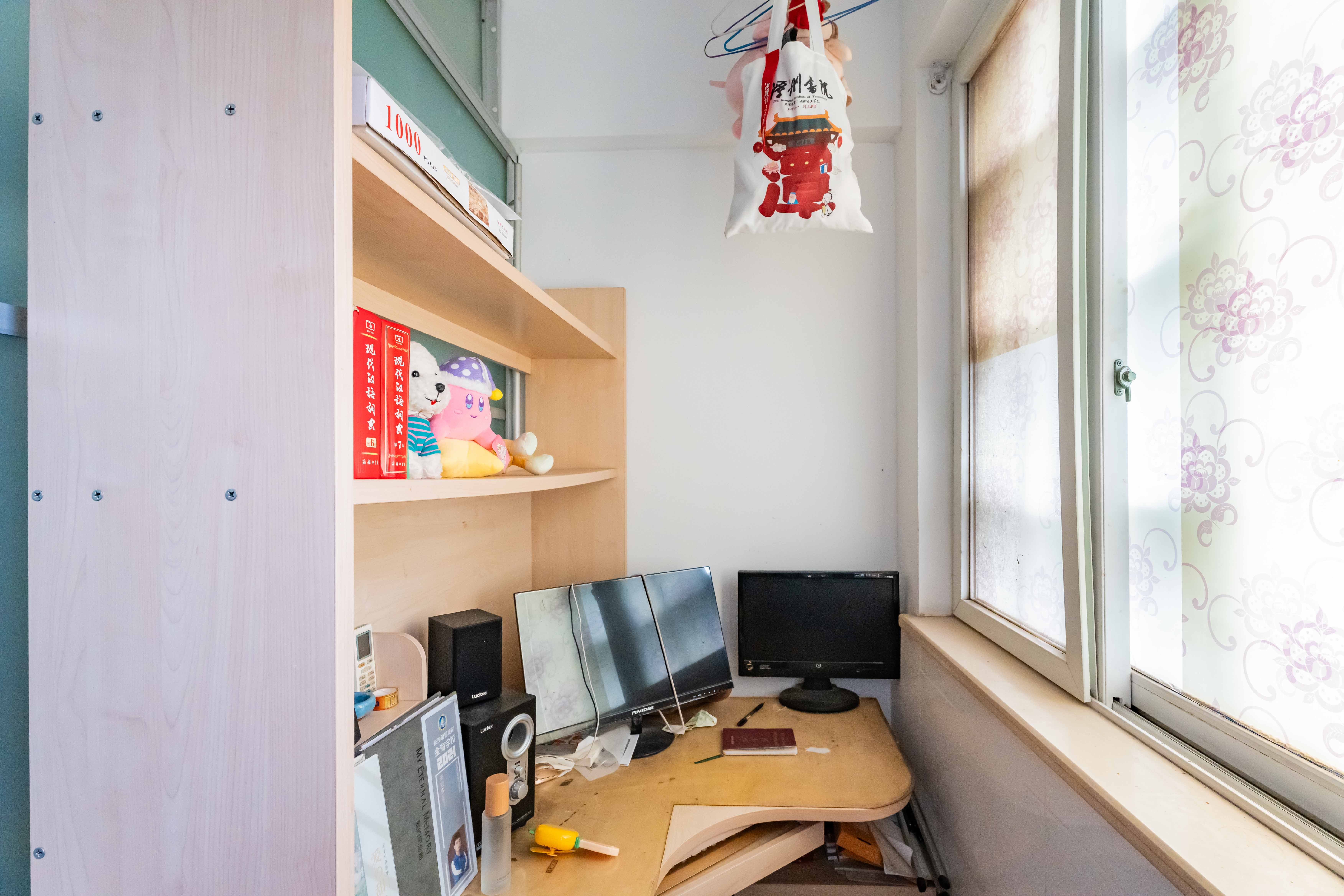 建鸿达现代公寓  2室1厅1卫   71.80万阳台
