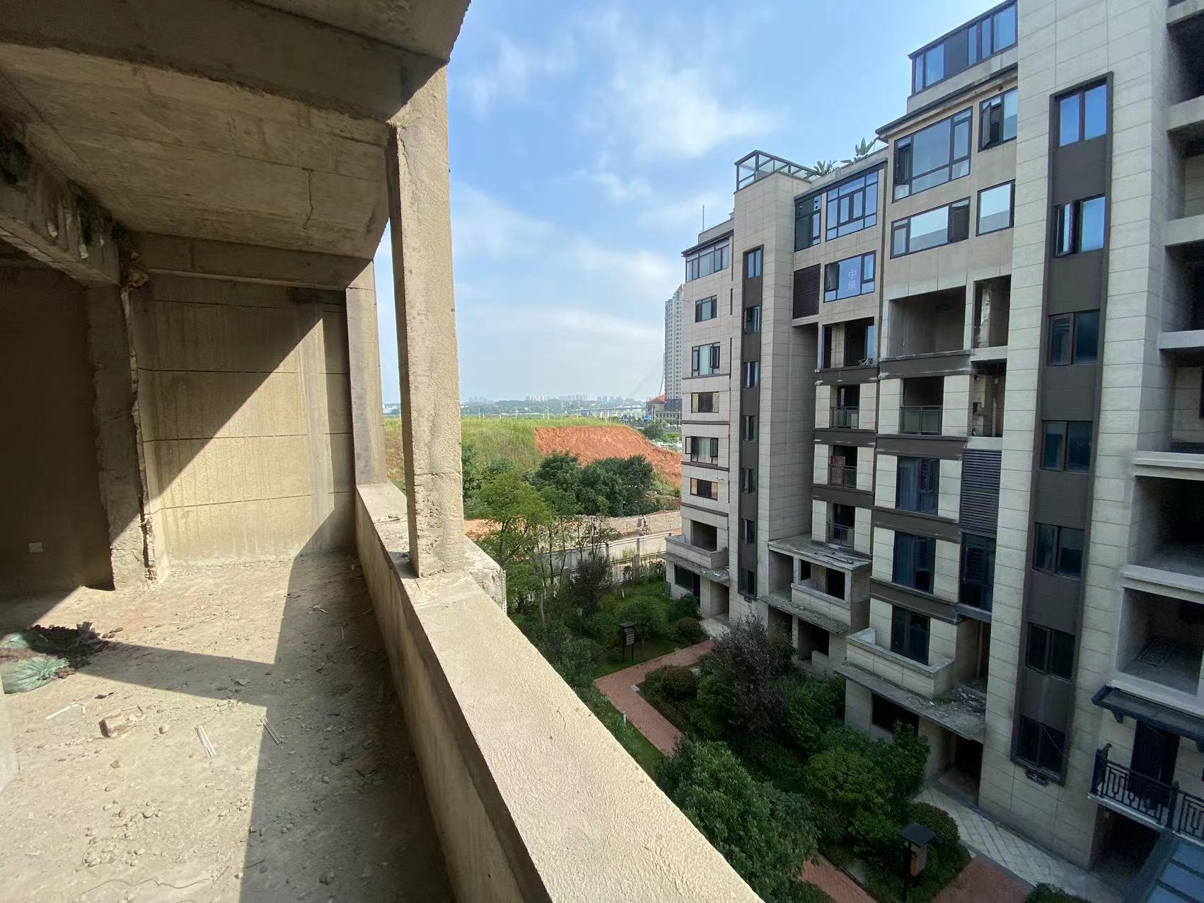 当代尚品苑  4室2厅2卫    99.8万 当代尚品苑  4室2厅2卫    99.8万室内图