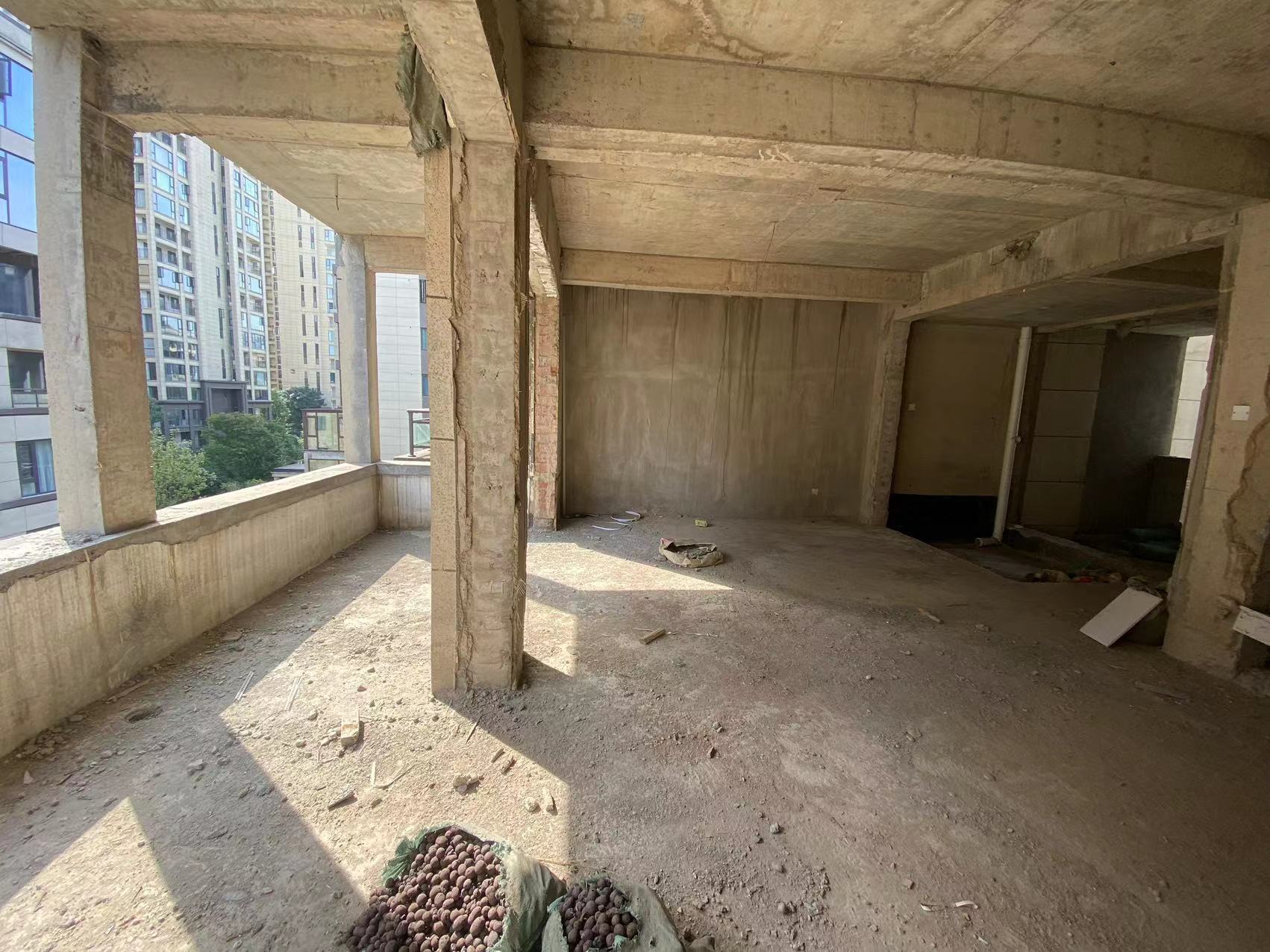 当代尚品苑  4室2厅2卫    99.8万 当代尚品苑  4室2厅2卫    99.8万室内图