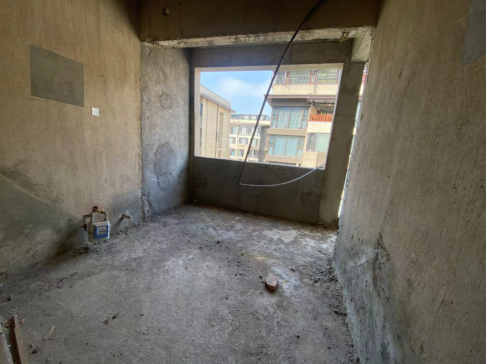 当代尚品苑  4室2厅2卫    99.8万 当代尚品苑  4室2厅2卫    99.8万室内图