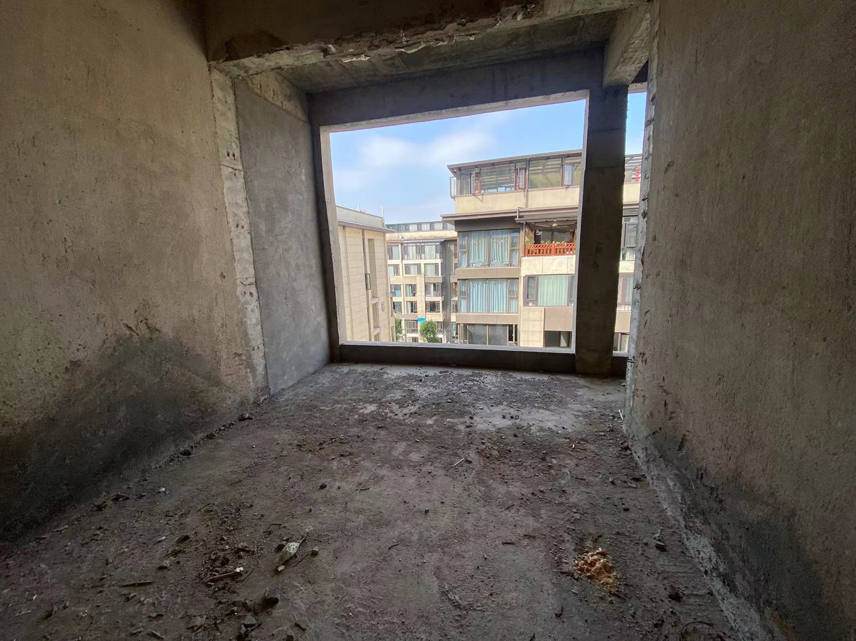 当代尚品苑  4室2厅2卫    99.8万 当代尚品苑  4室2厅2卫    99.8万室内图