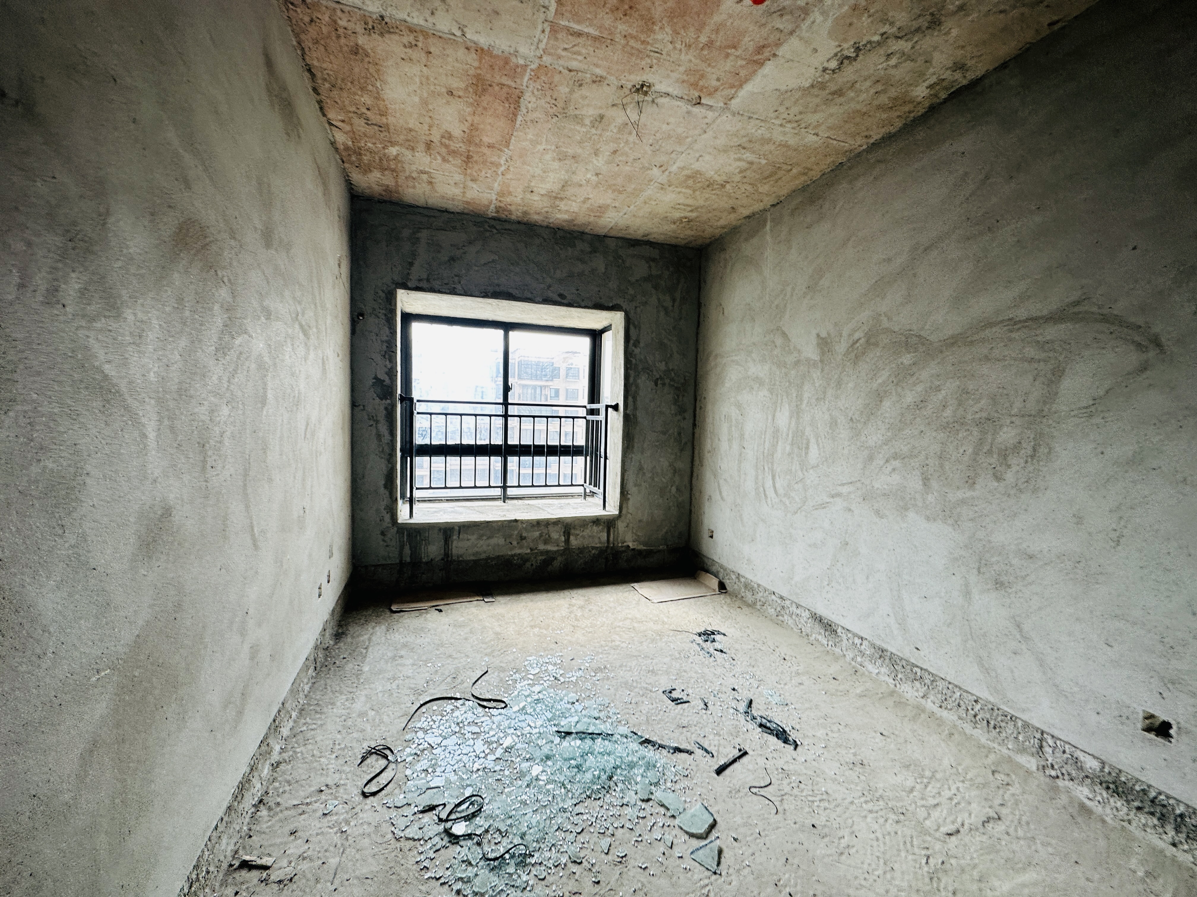 海秀花园 3室2厅2卫 190.0万 海秀花园 3室2厅2卫 190.0万卧室