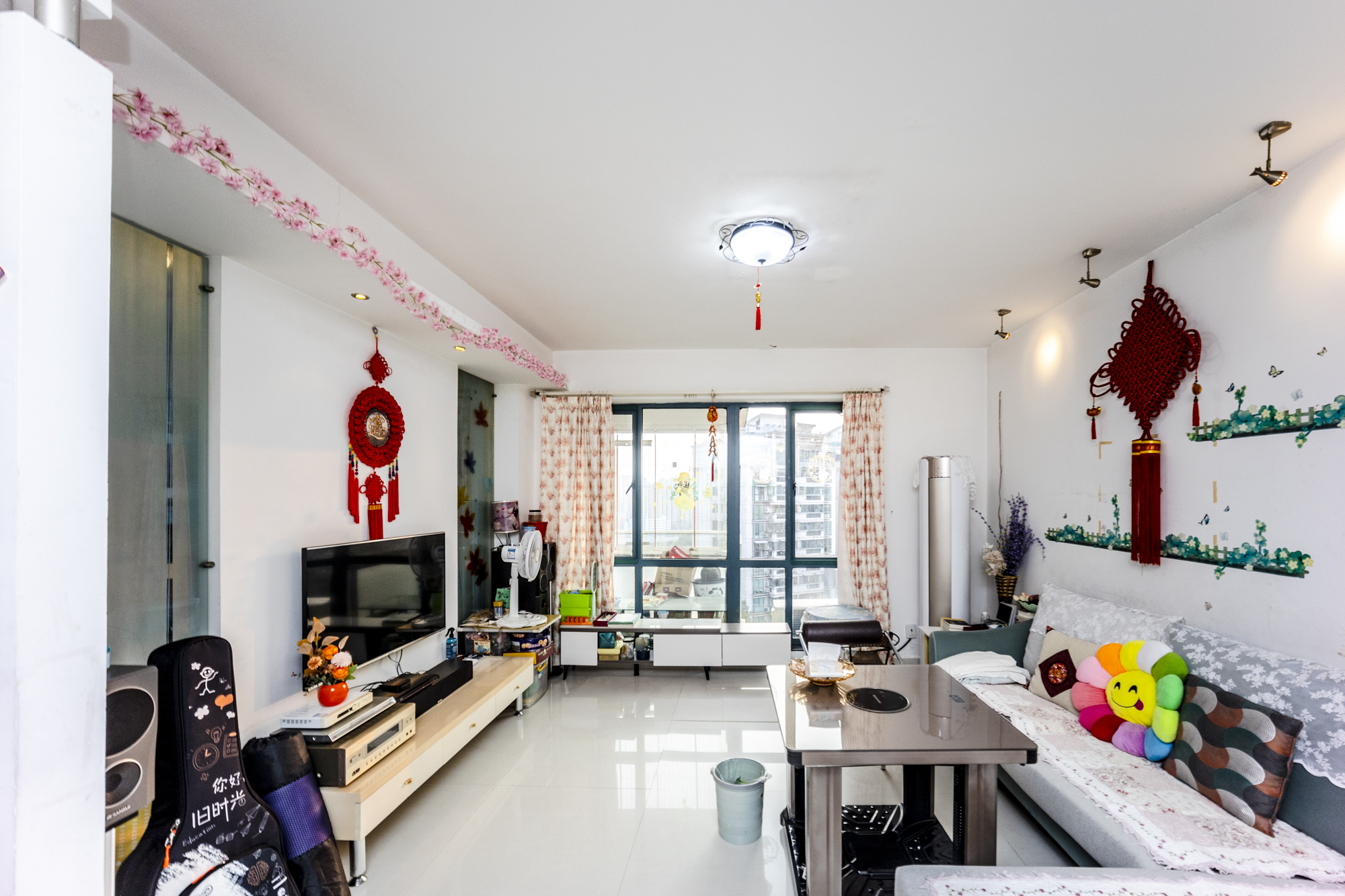 华菱蓝调国际(华菱.香墅美地) 3室2厅1卫 96.0万 华菱蓝调国际(华菱.香墅美地) 3室2厅1卫 96.0万客厅