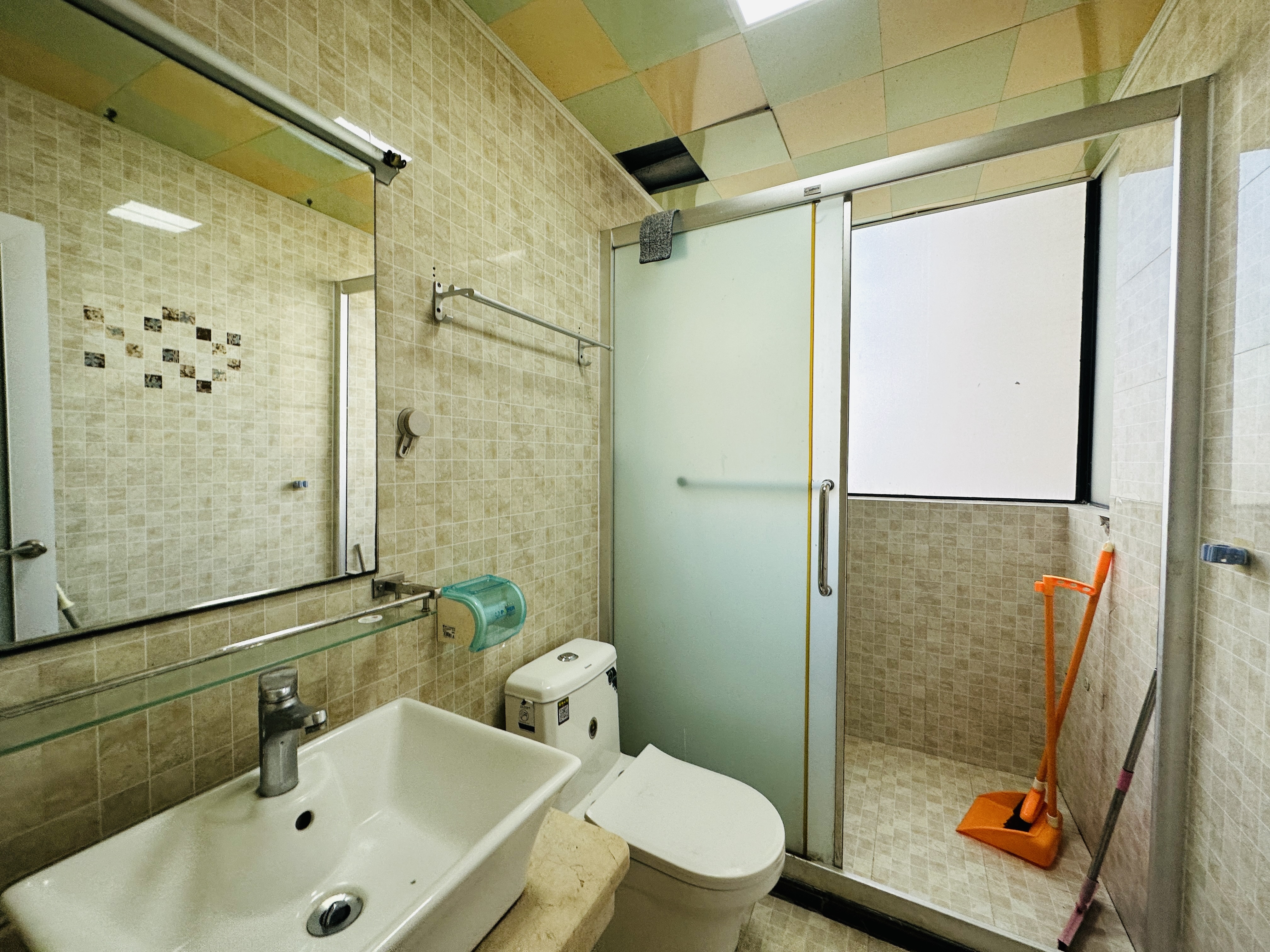 西城一号  2室1厅1卫    74.0万 西城一号  2室1厅1卫    74.0万卫生间