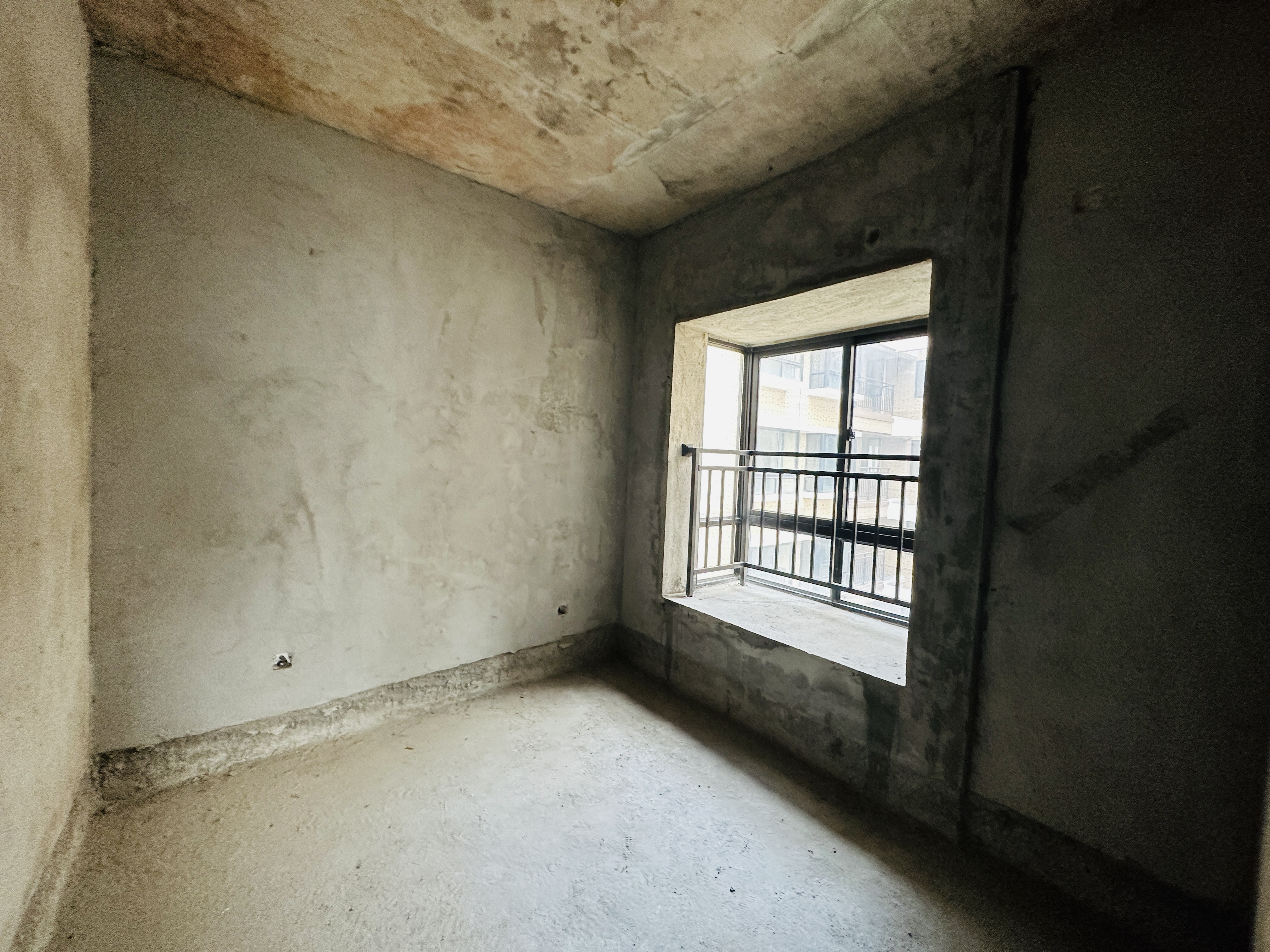 海秀花园 3室2厅2卫 206.0万 海秀花园 3室2厅2卫 206.0万卧室