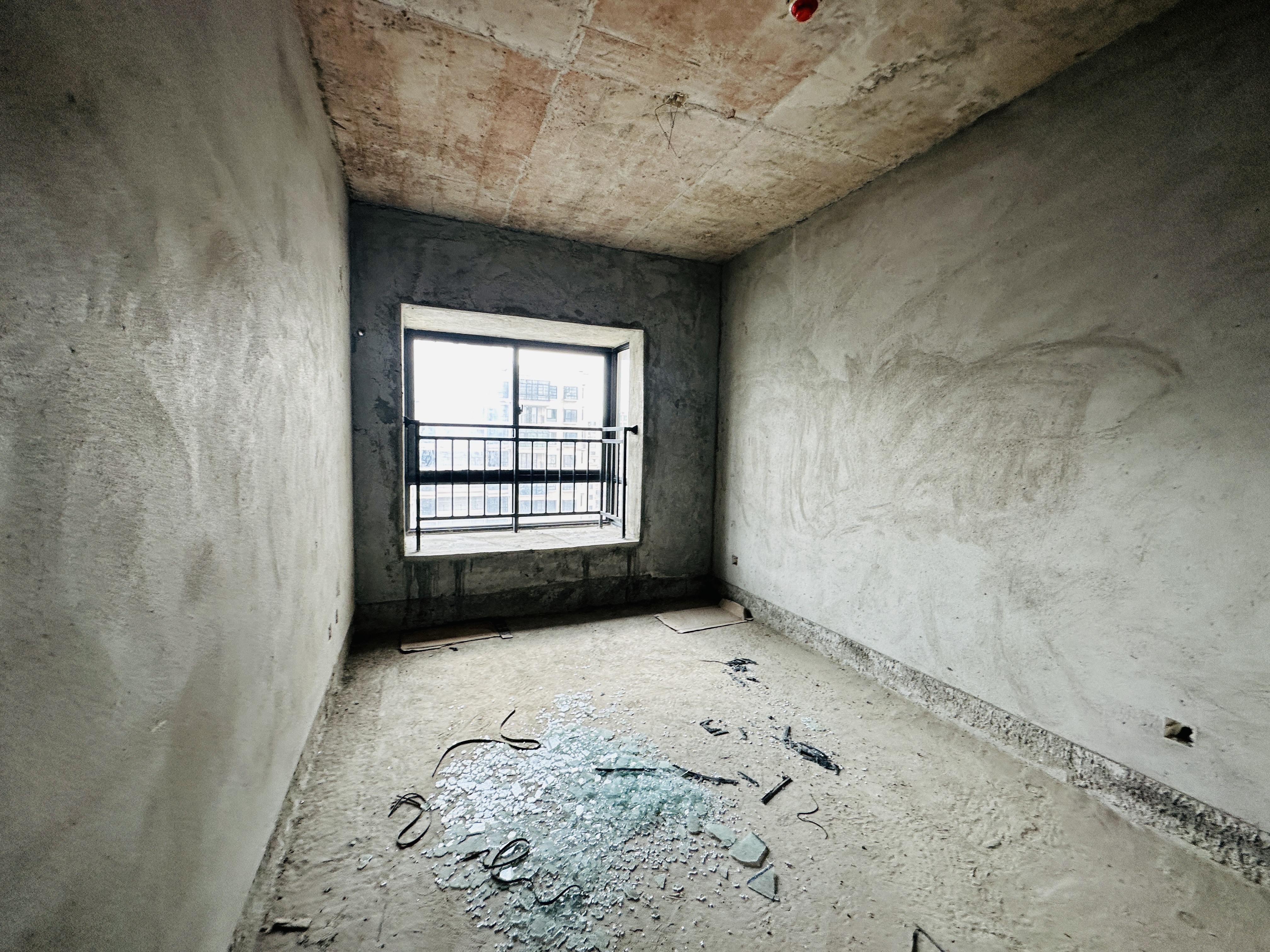 海秀花园 3室2厅2卫 206.0万 海秀花园 3室2厅2卫 206.0万卧室