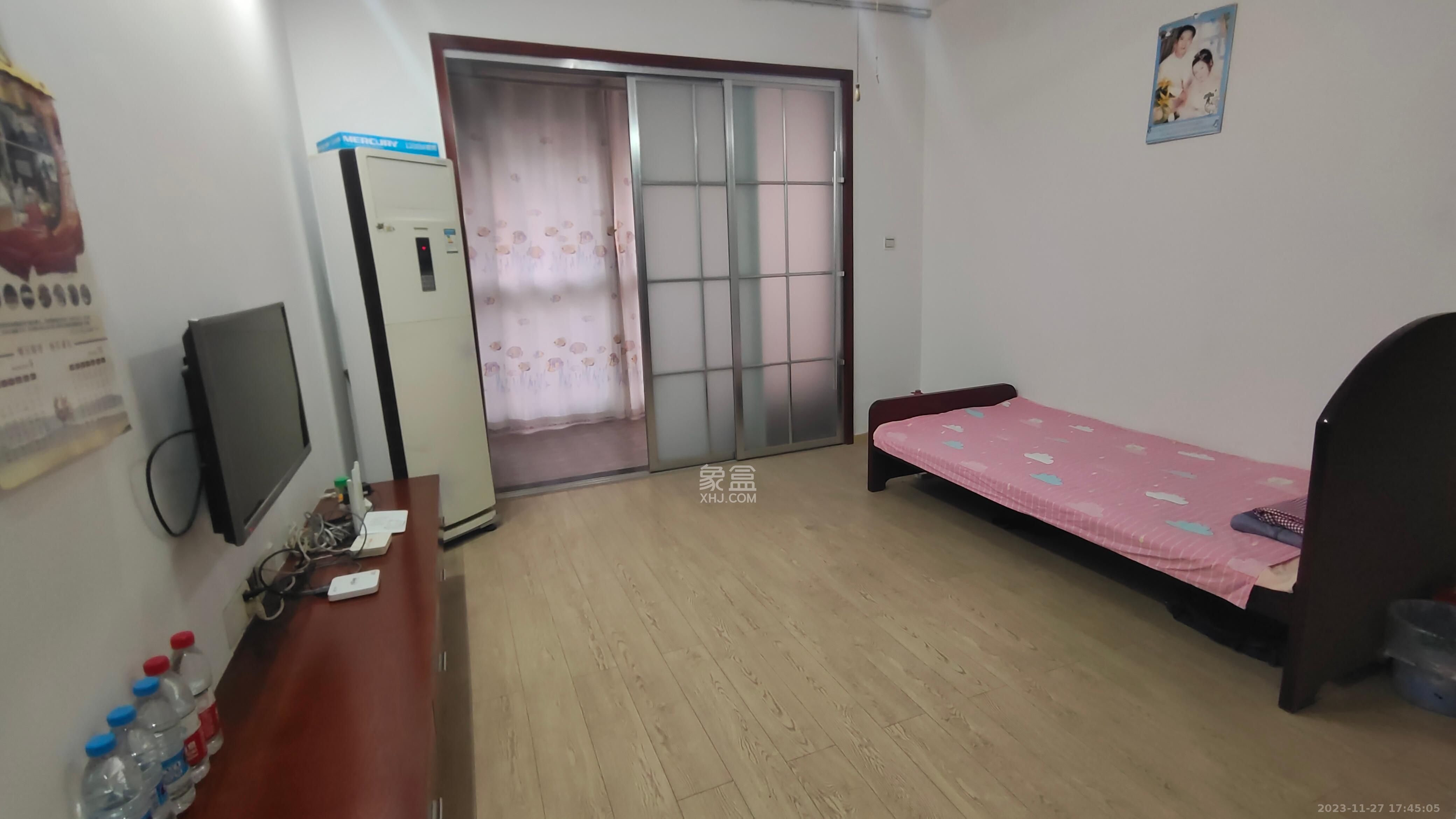 东业苹果社区  2室1厅2卫    1800.0元/月室内图1