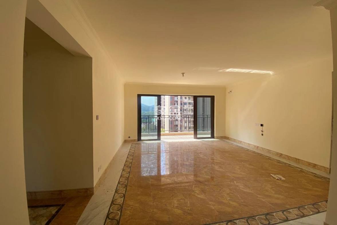 碧桂园豪园 4室2厅2卫 2000.00元/月 碧桂园豪园 4室2厅2卫 2000.00元/月室内图