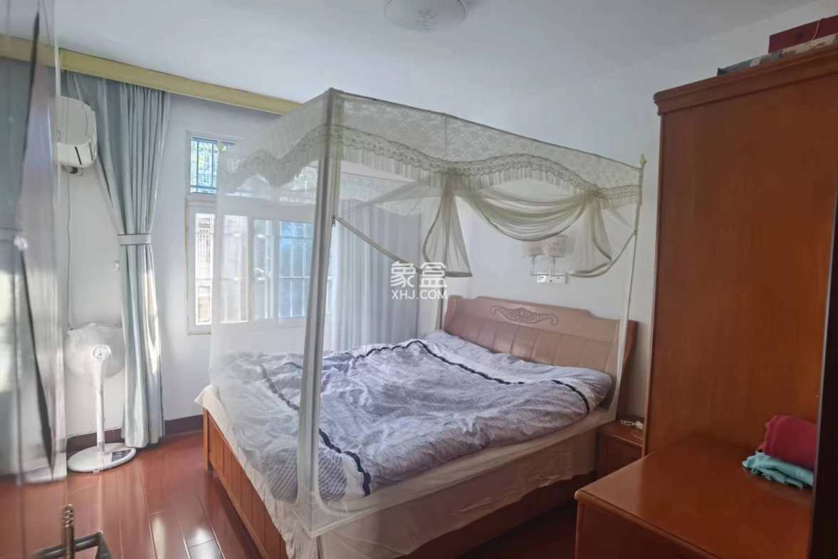 耀华新村 3室2厅1卫 50.00万 耀华新村 3室2厅1卫 50.00万室内图