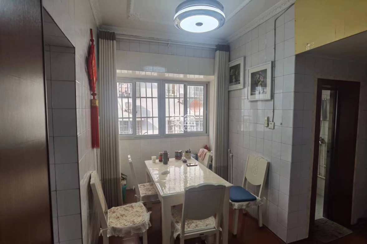 耀华新村 3室2厅1卫 50.00万 耀华新村 3室2厅1卫 50.00万室内图