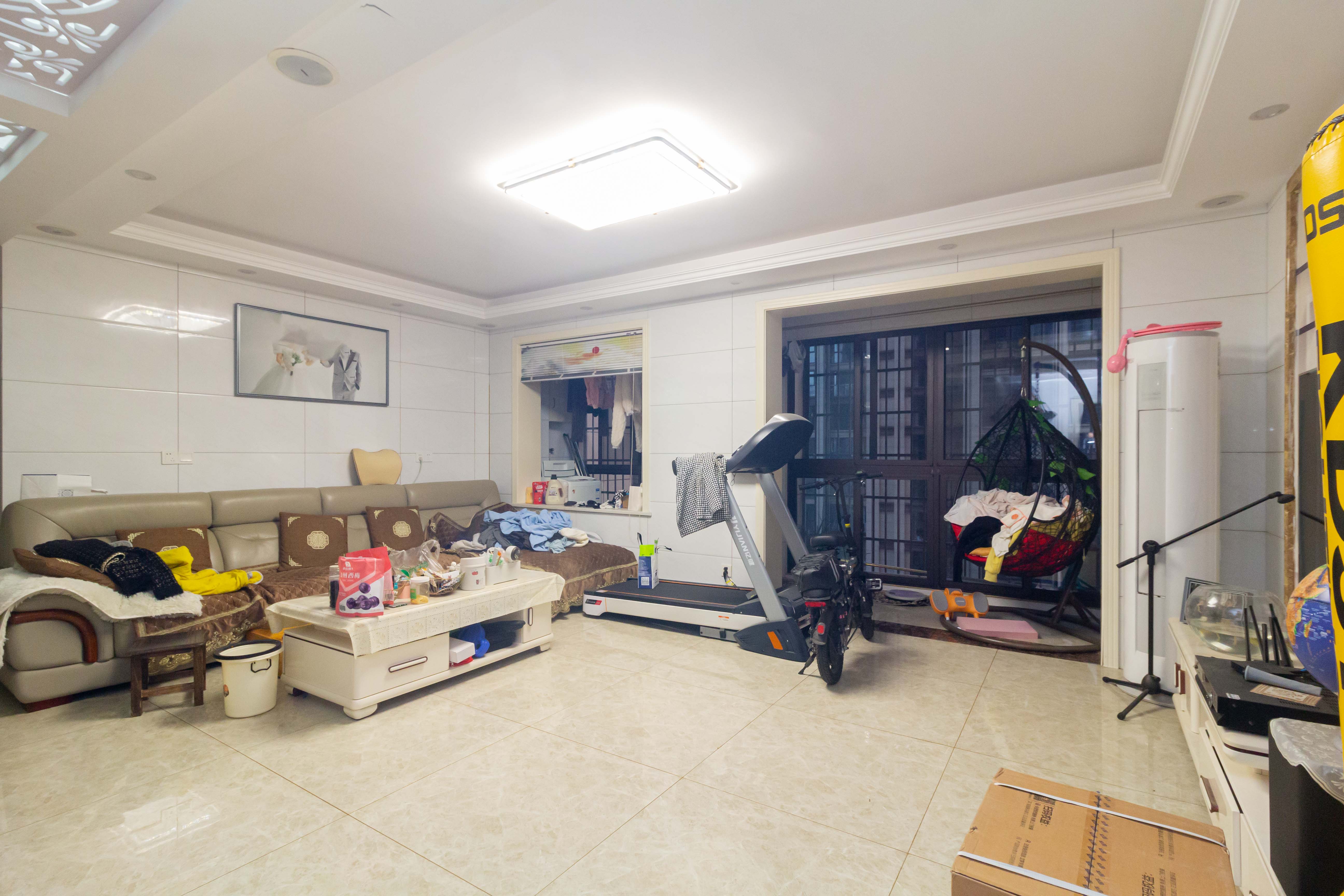 东方美地  3室2厅2卫    86.0万 东方美地  3室2厅2卫    86.0万客厅