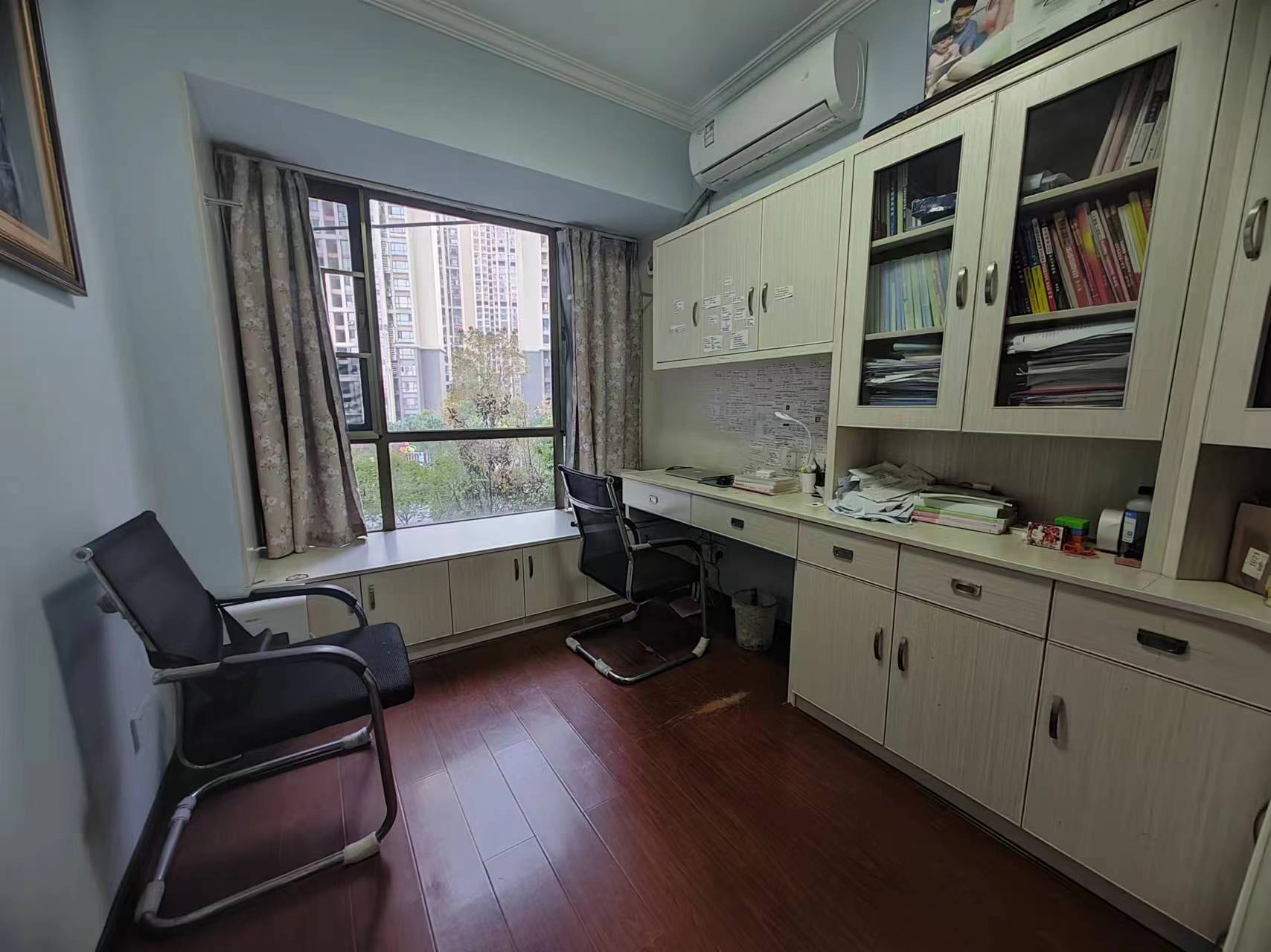 奥园广场  4室2厅2卫    86.0万 奥园广场  4室2厅2卫    86.0万室内图