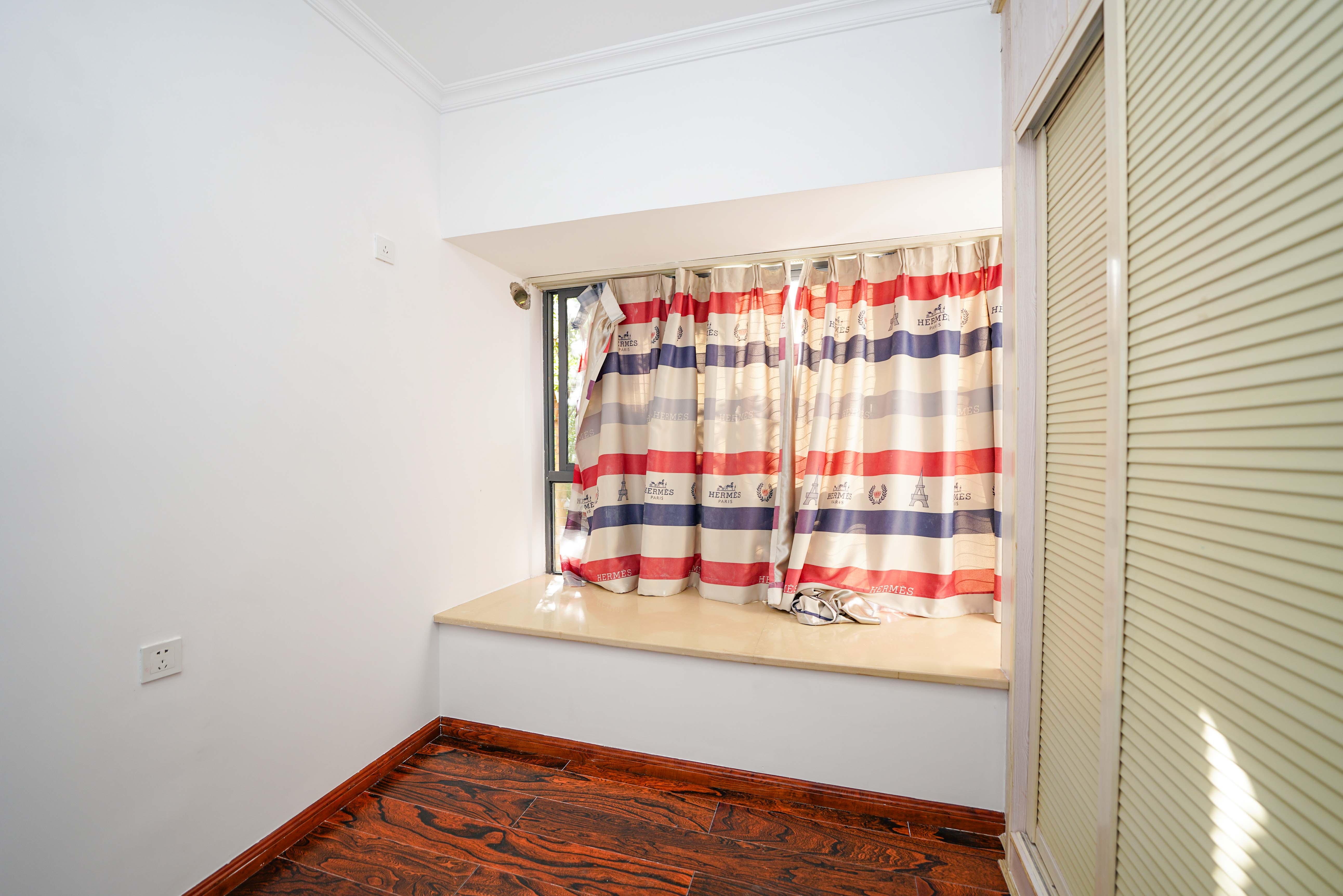 五矿紫湖香醍  3室2厅1卫    52.0万 五矿紫湖香醍  3室2厅1卫    52.0万卧室