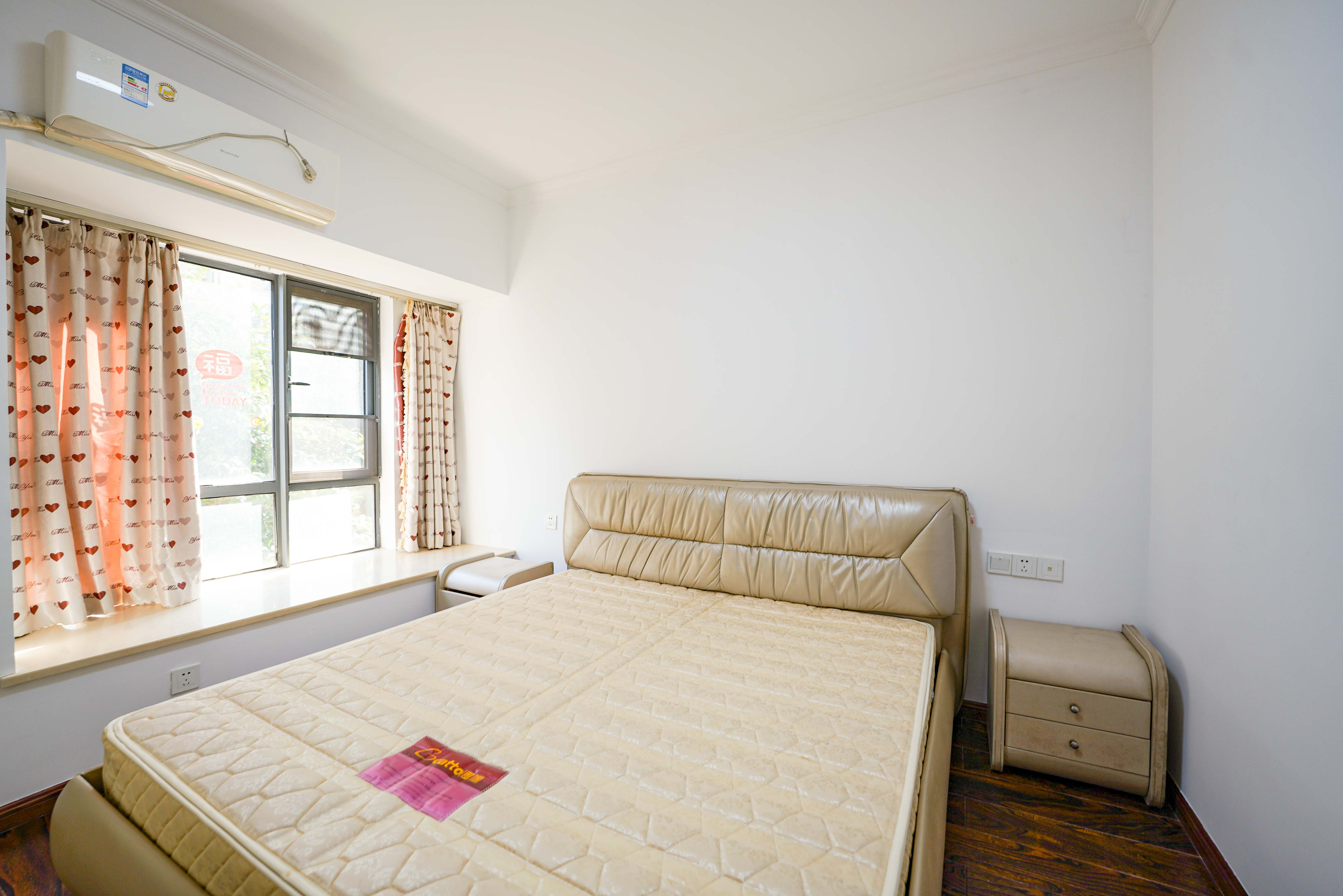 五矿紫湖香醍  3室2厅1卫    52.0万卧室