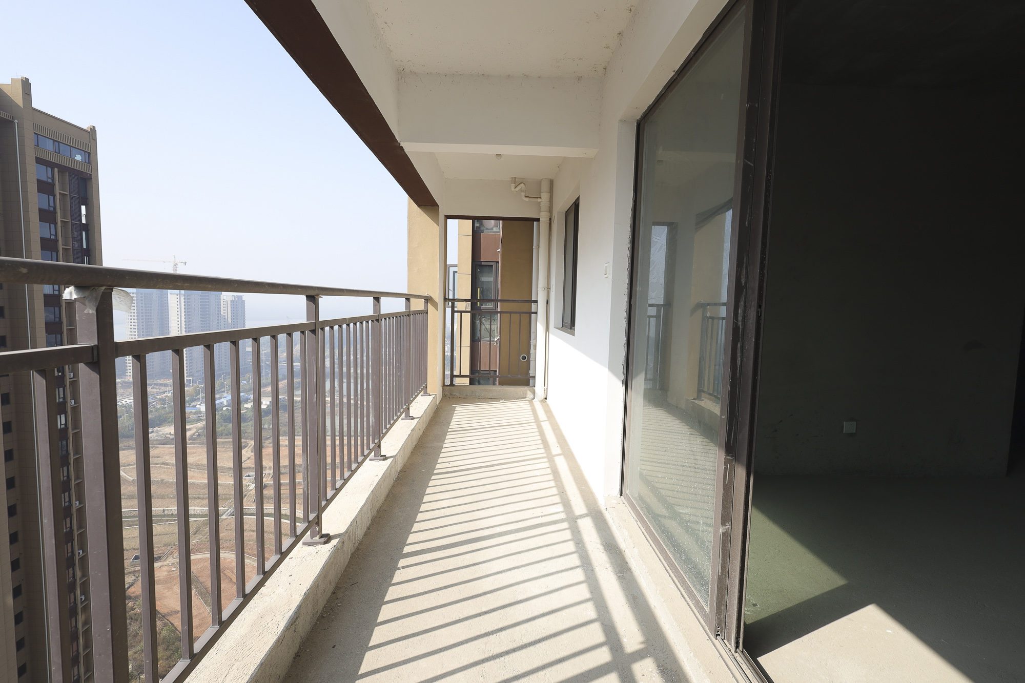 帝辰金缇水郡 3室2厅2卫 67.8万 帝辰金缇水郡 3室2厅2卫 67.8万阳台