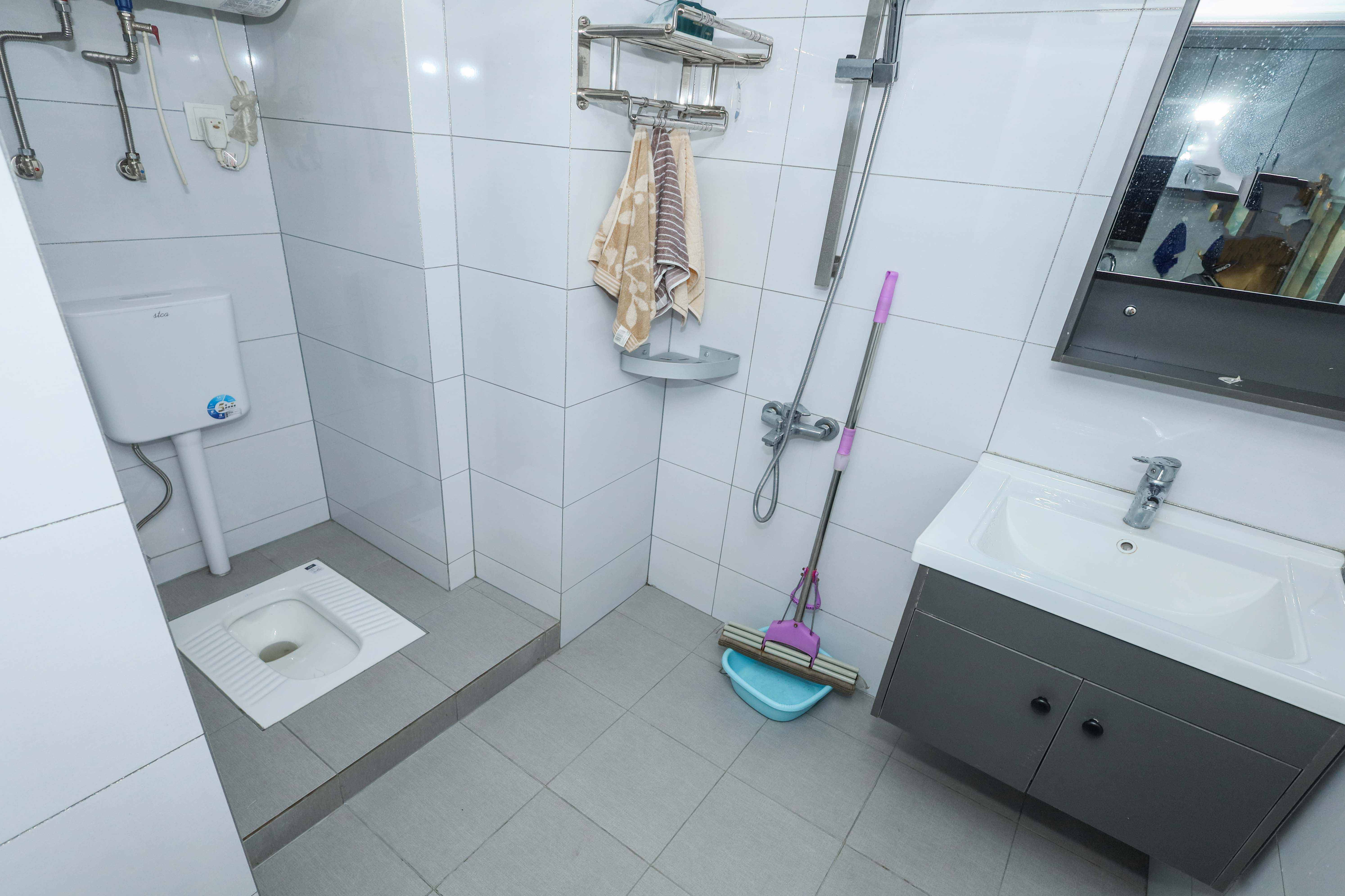 梅溪湖家居建材城 1室1厅1卫 49.8万 梅溪湖家居建材城 1室1厅1卫 49.8万卫生间