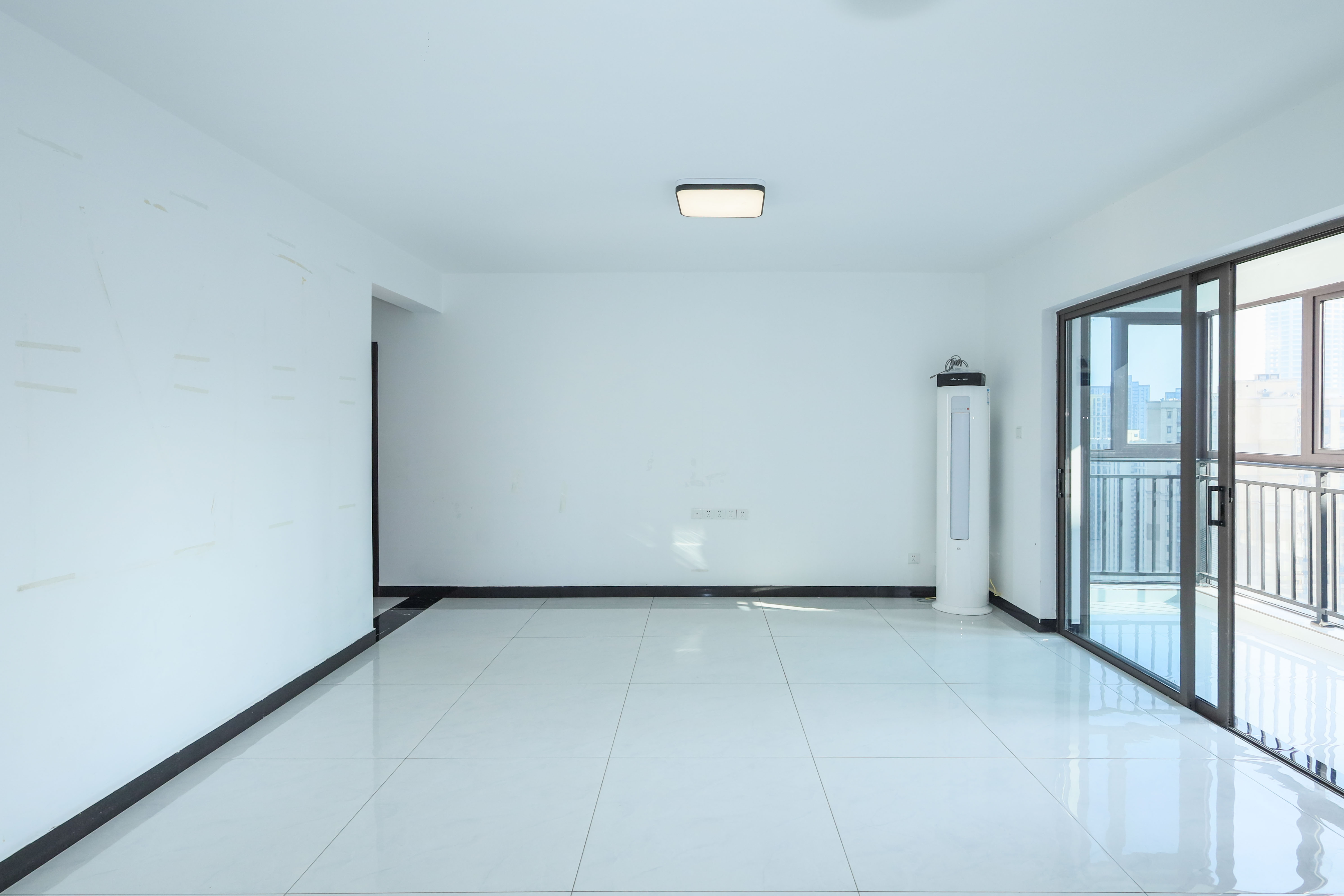 梅溪湖合能璞丽 4室2厅2卫 130.0万 梅溪湖合能璞丽 4室2厅2卫 130.0万客厅