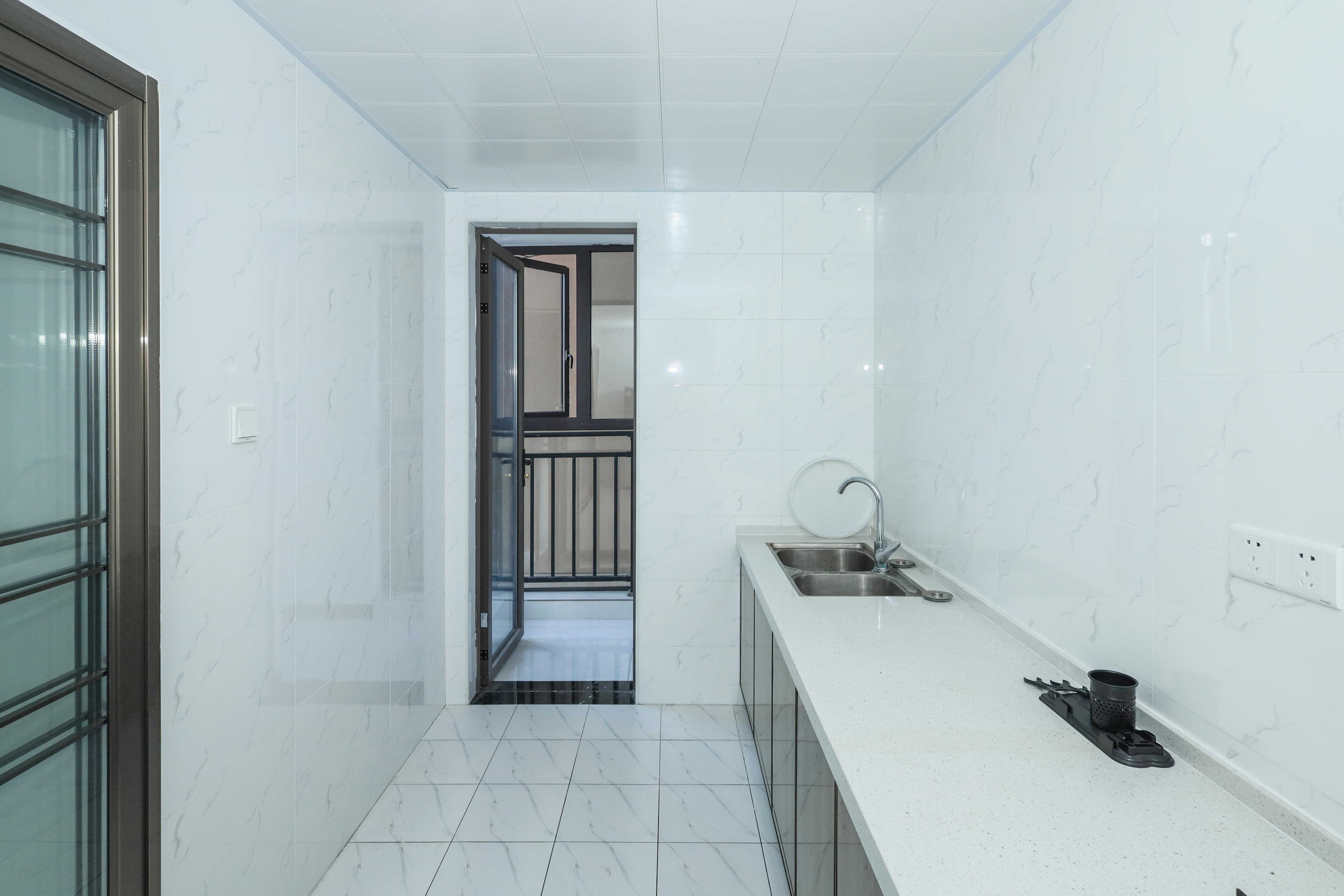 梅溪湖合能璞丽 4室2厅2卫 130.0万 梅溪湖合能璞丽 4室2厅2卫 130.0万厨房