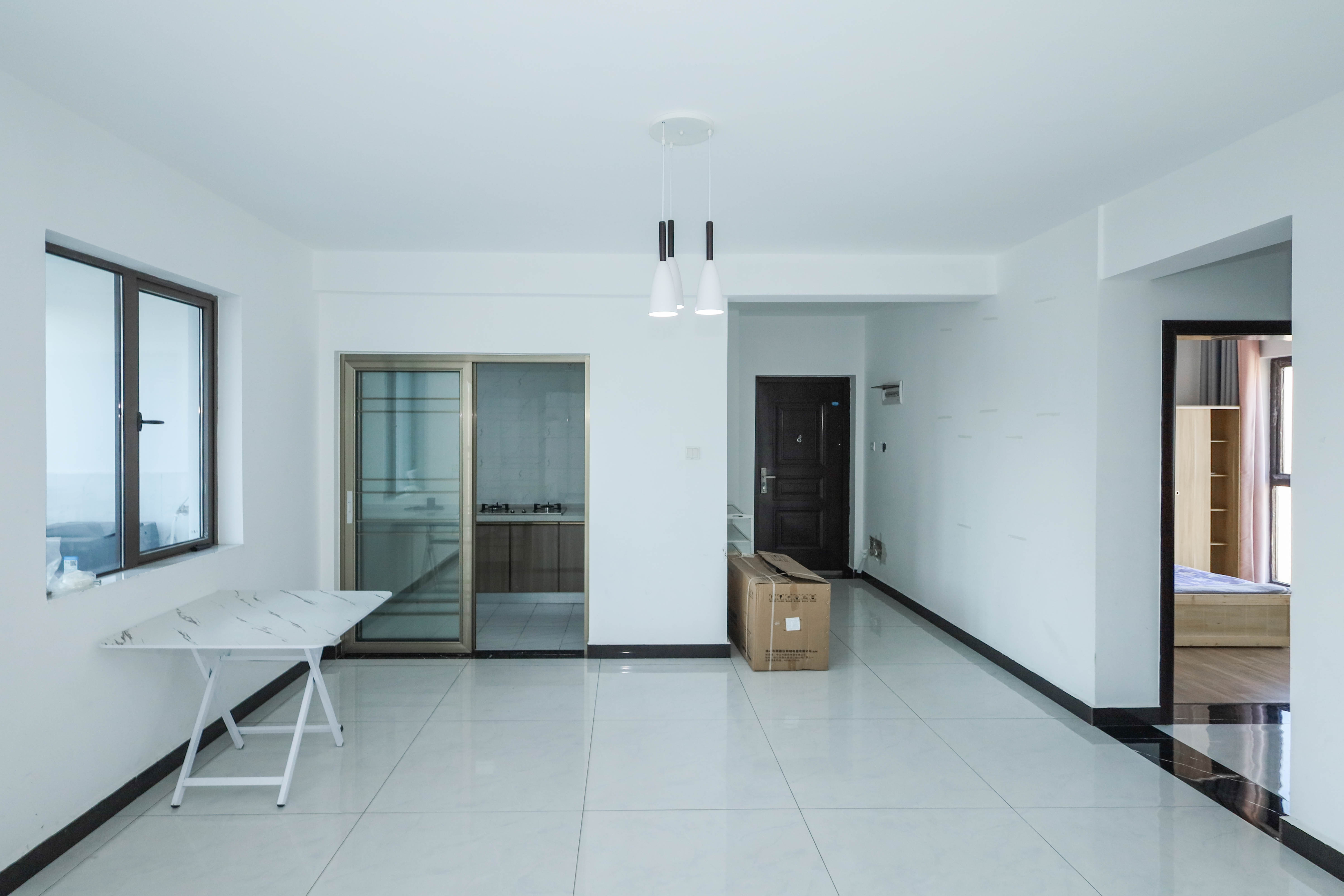 梅溪湖合能璞丽 4室2厅2卫 130.0万 梅溪湖合能璞丽 4室2厅2卫 130.0万客厅