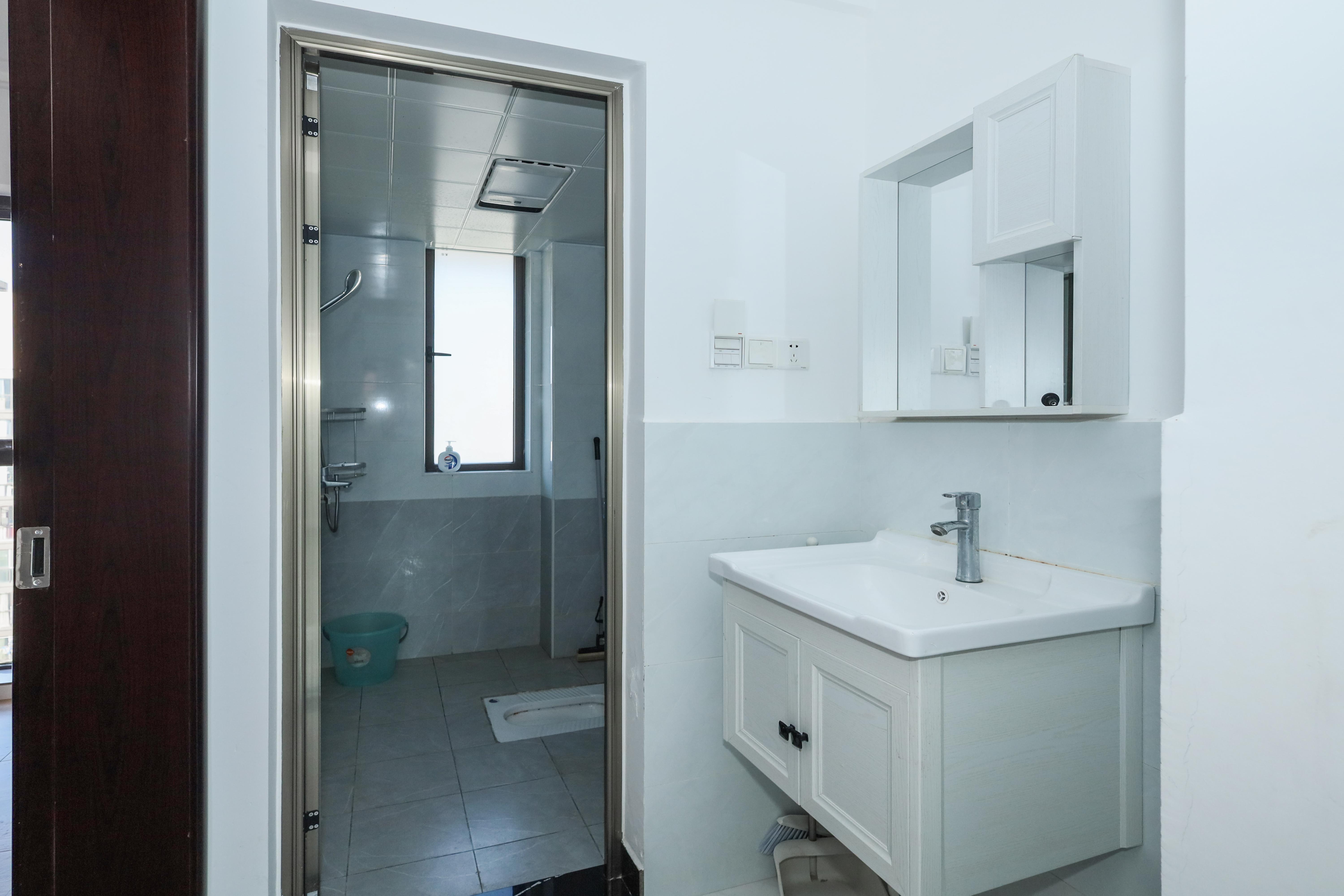 梅溪湖合能璞丽 4室2厅2卫 130.0万 梅溪湖合能璞丽 4室2厅2卫 130.0万卫生间