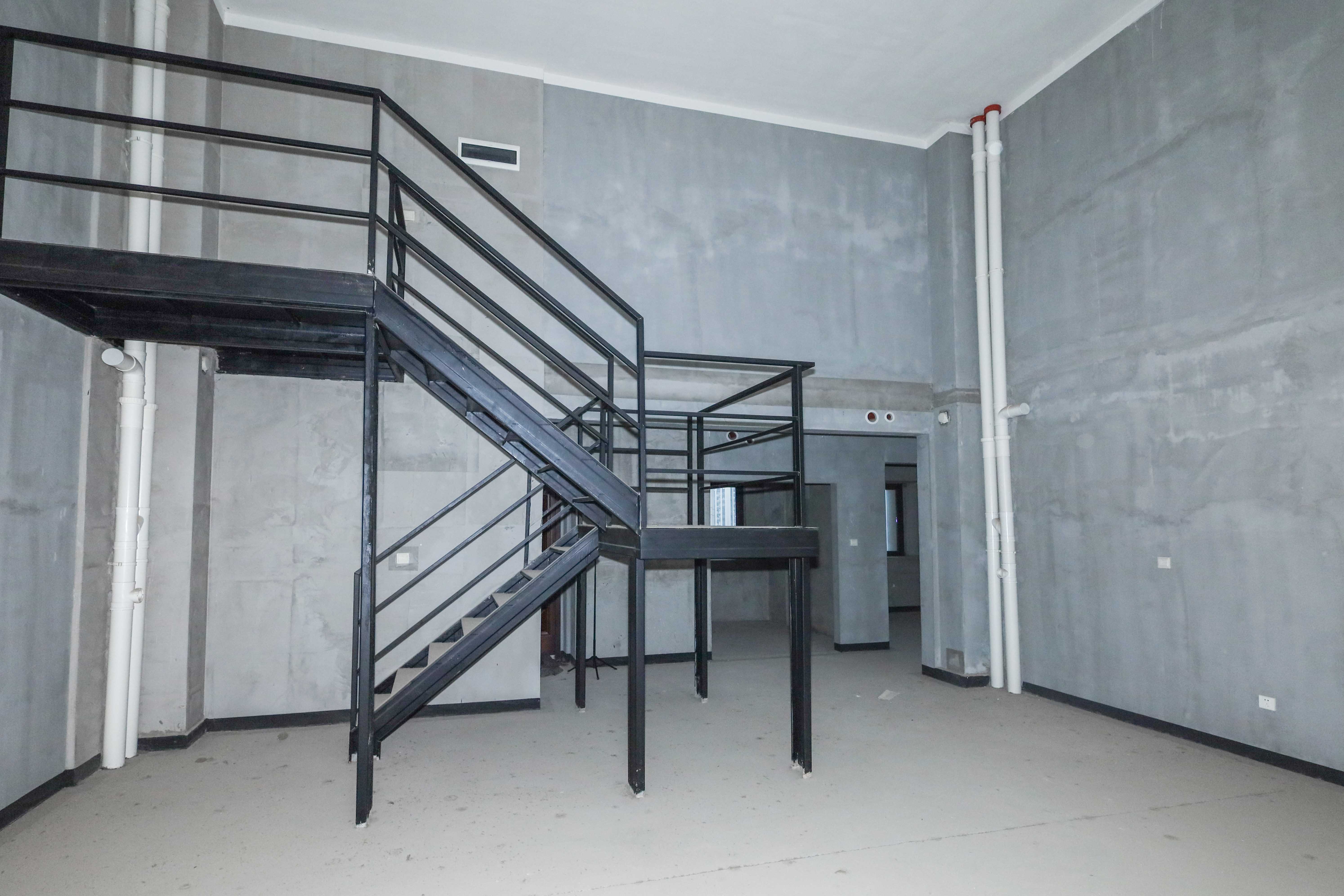 建发央著  4室2厅2卫   295.00万客厅