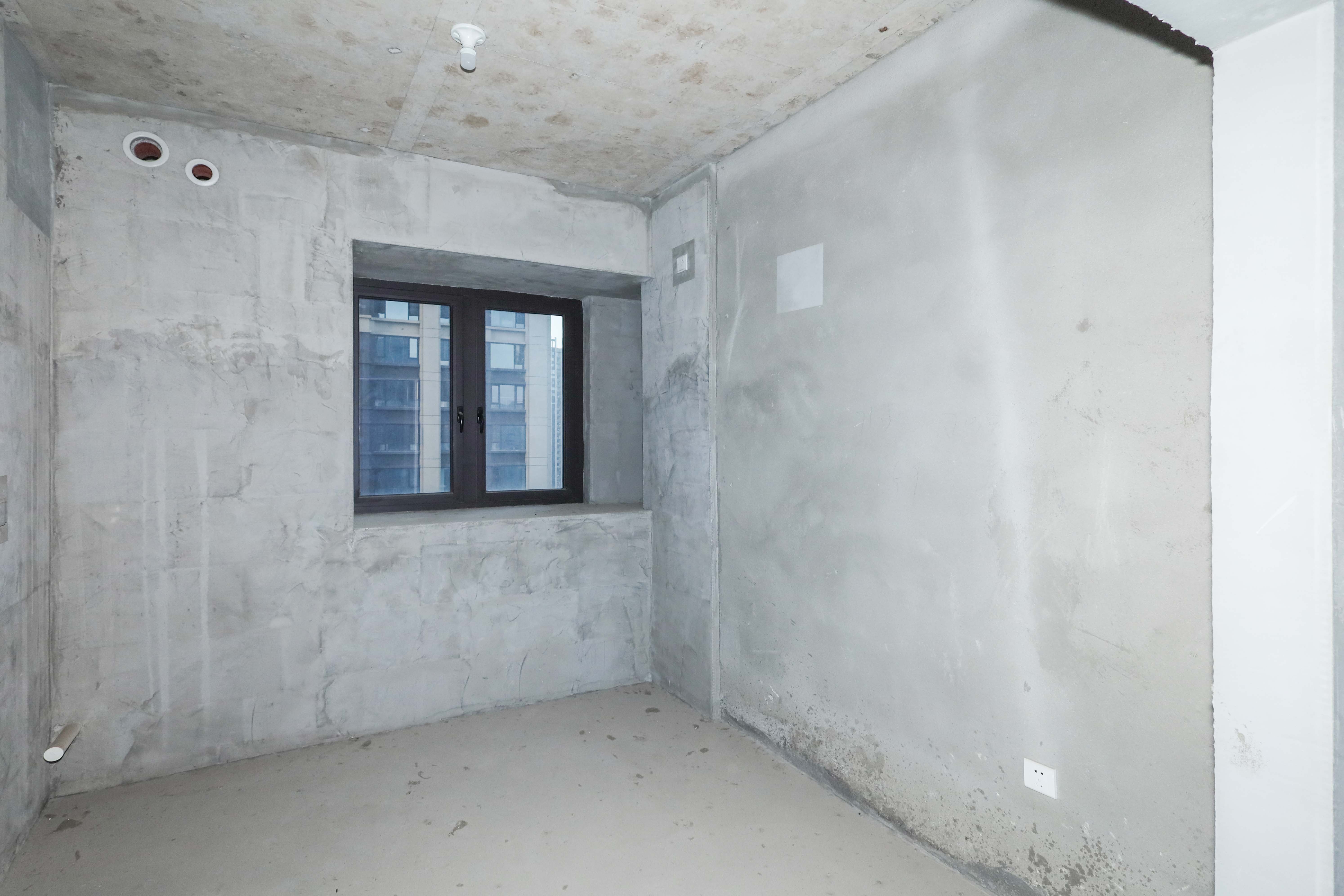 建发央著  4室2厅2卫   295.00万卧室