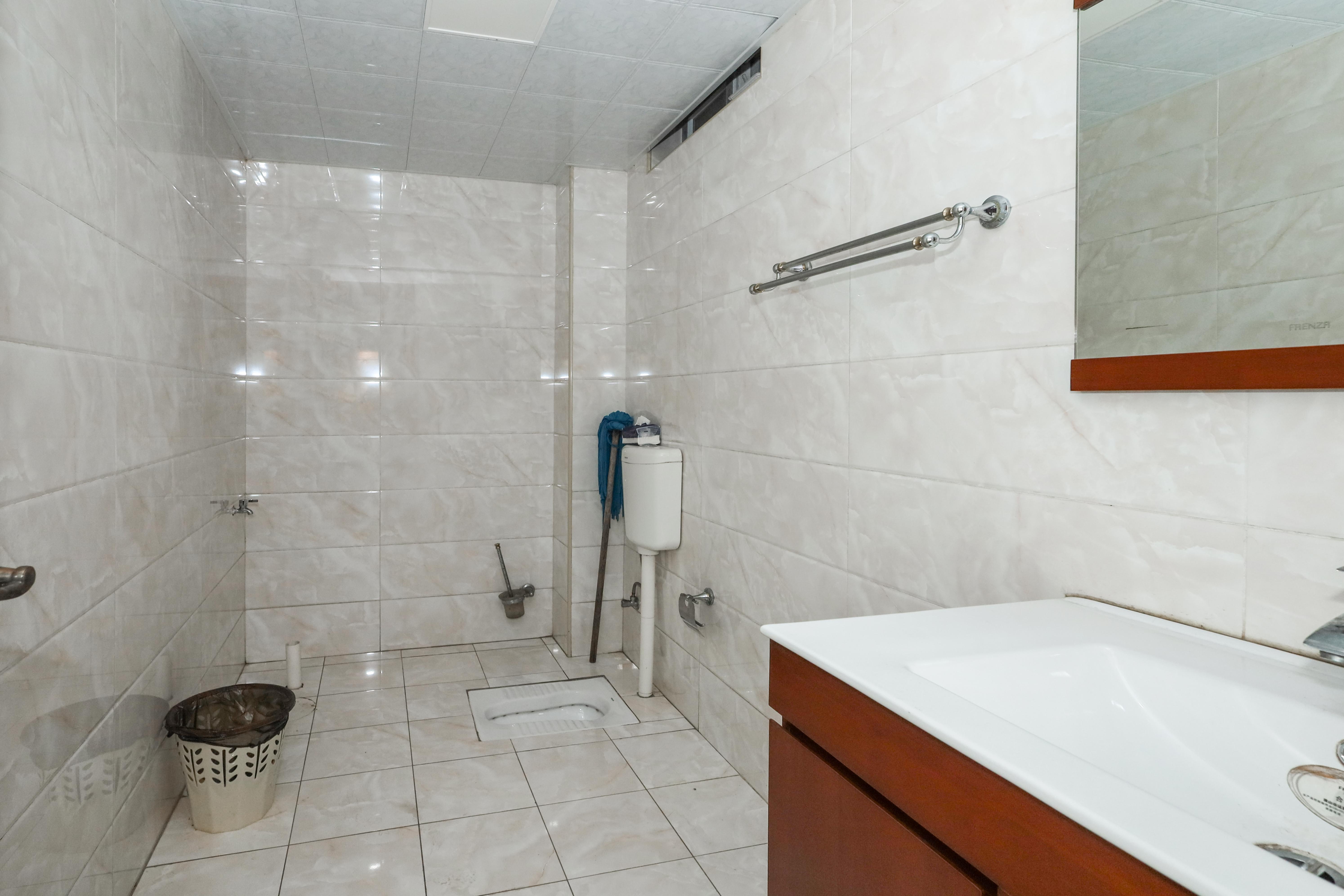 山水英伦  5室2厅3卫    385.0万 山水英伦  5室2厅3卫    385.0万卫生间