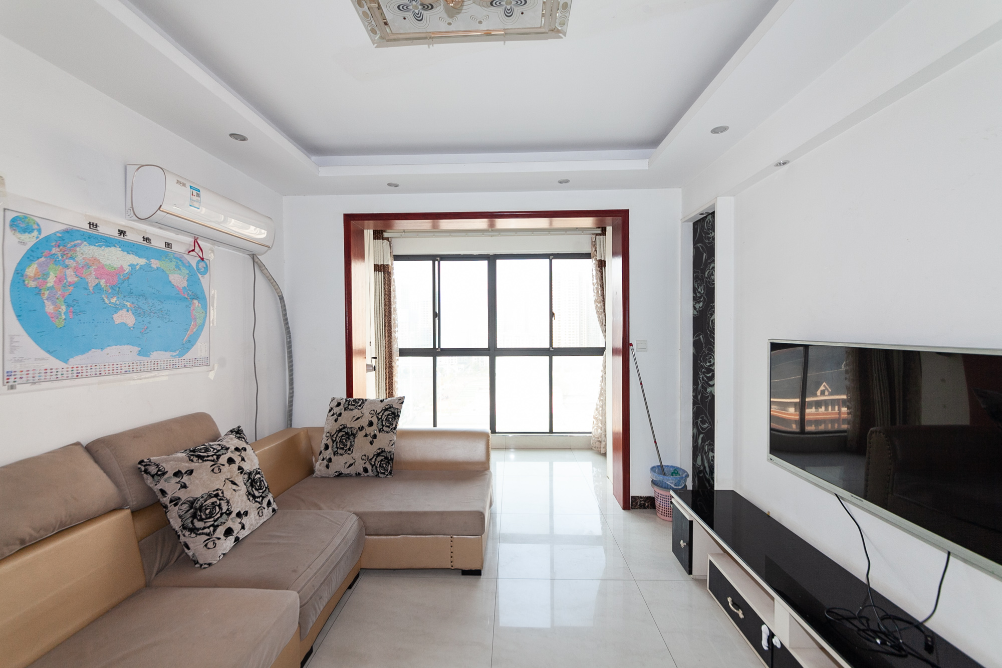 盛腾学林西岸  23室2厅2卫    76.5万 盛腾学林西岸  23室2厅2卫    76.5万客厅