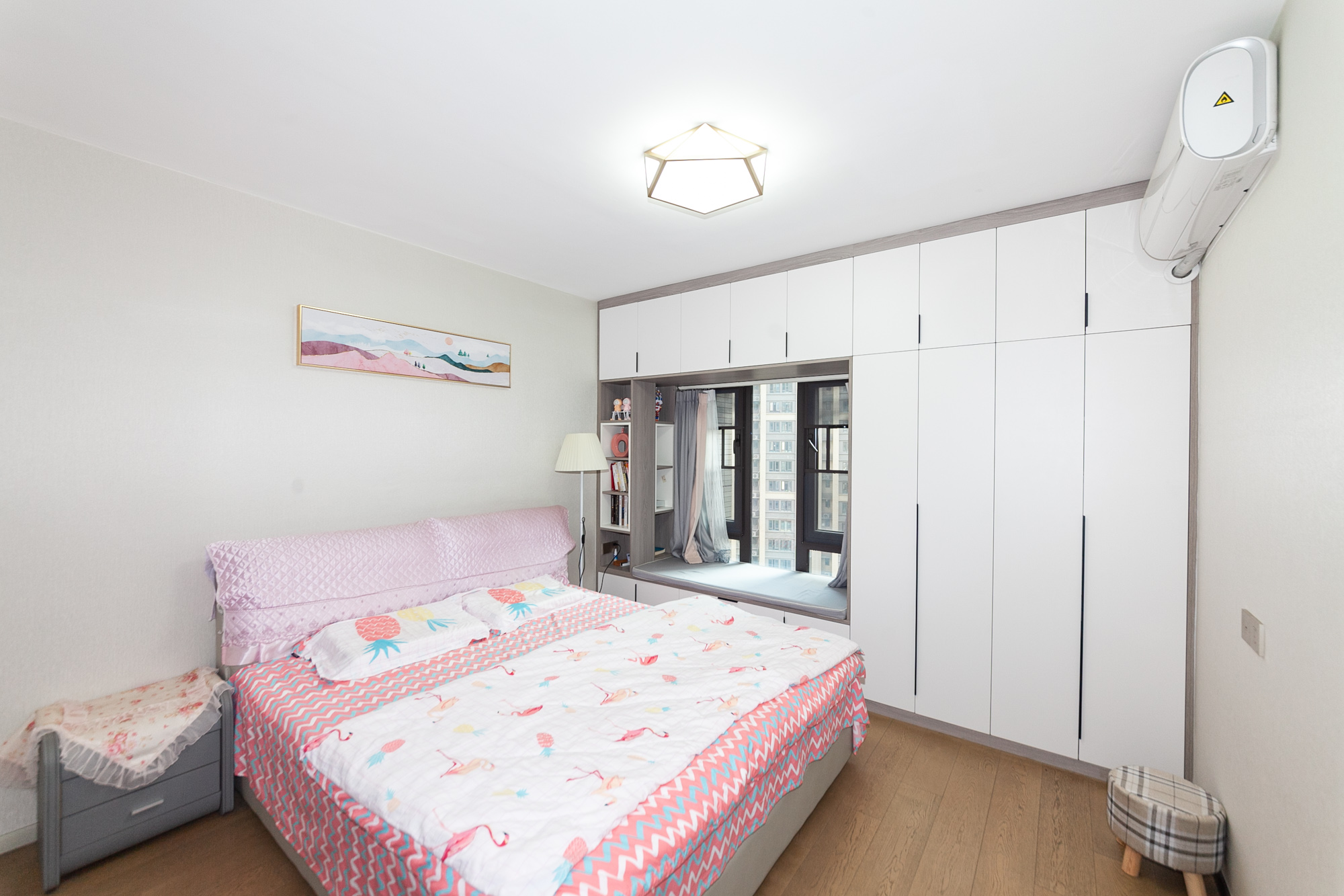 时代倾城四期 3室2厅2卫 135.0万 时代倾城四期 3室2厅2卫 135.0万卧室